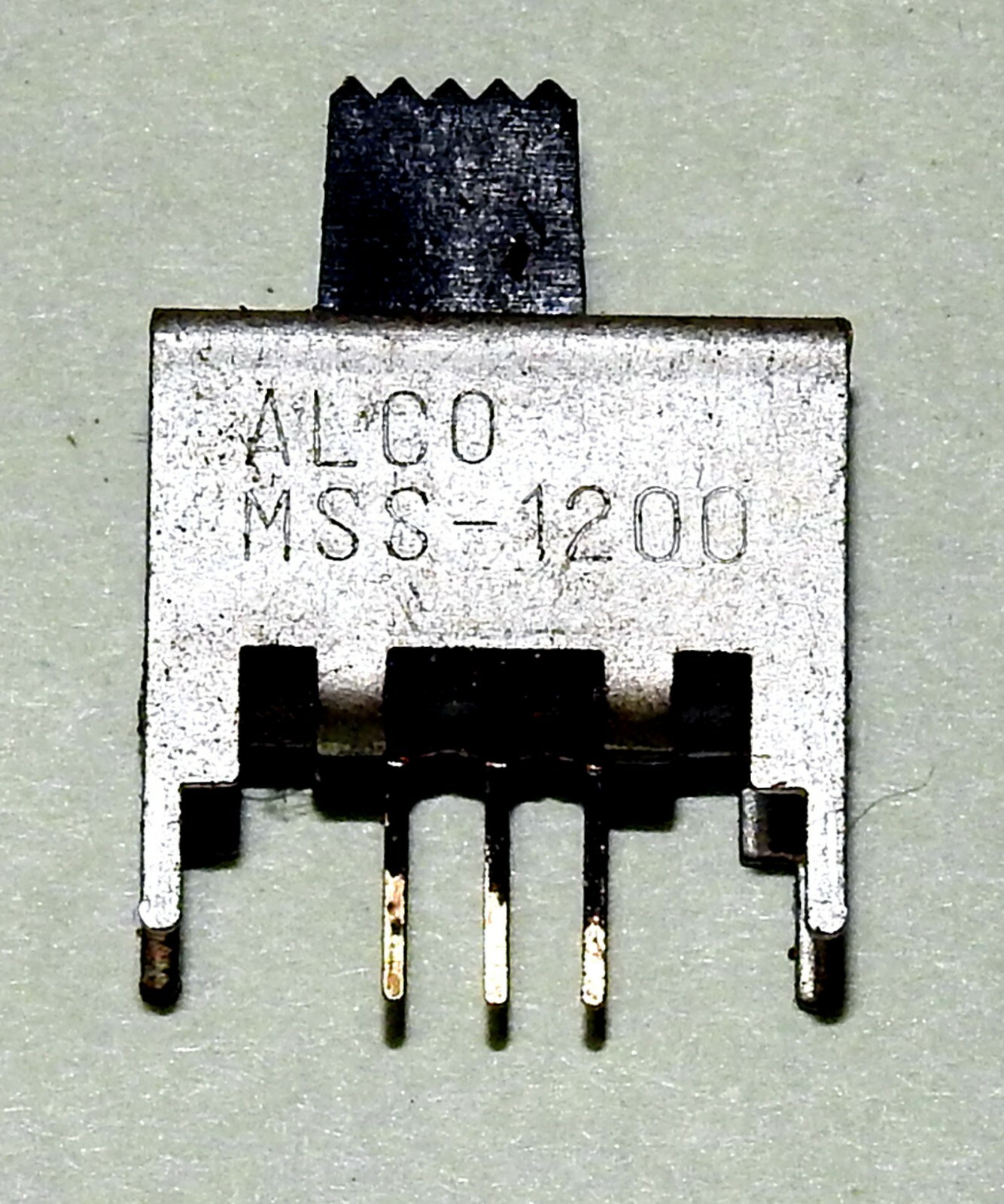 13 pieces of Alco Switch p/n MSS-1200 SPDT PCB Switch