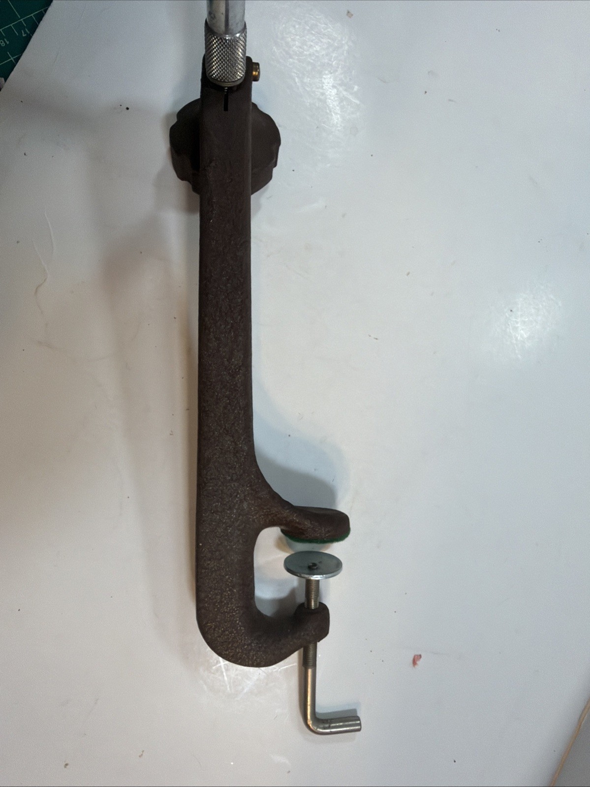 Herter's No. 3 Cast Iron Fly Tying Vise