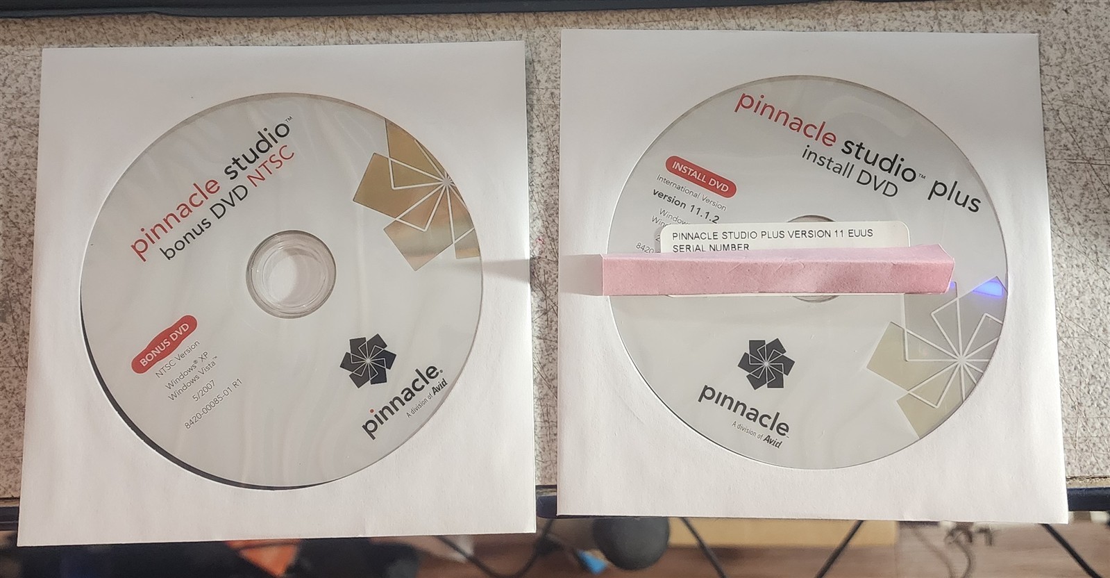 Vintage Pinnacle Studio Plus 11.1.2 2 Disc Set w Key