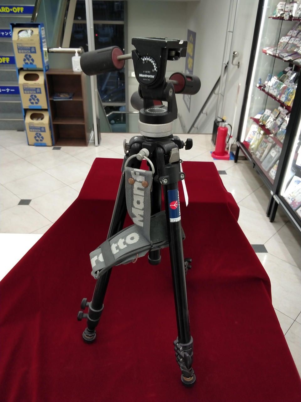 MANFROTTO Camera Tripod 190B141RC Used