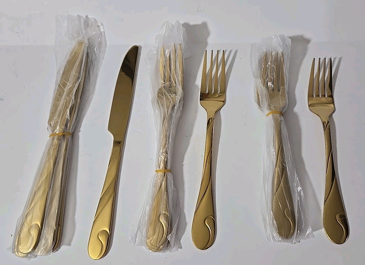Gold Silverware Set, 18-Piece Brushed Gold Stainless Steel Flatware Service Fork