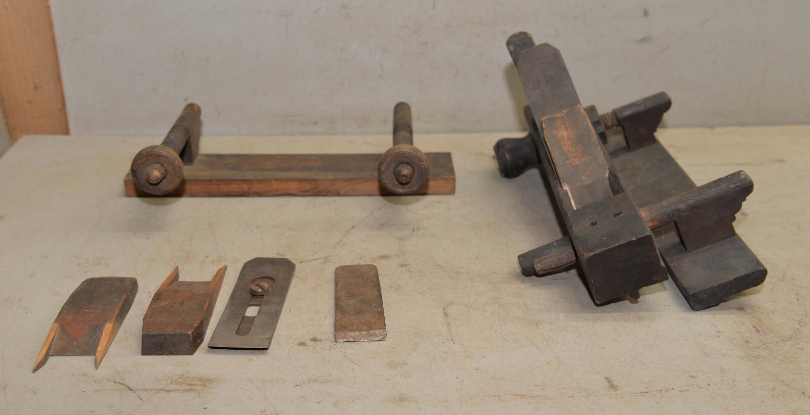 Rare 1830 - 1840 Israel White plow plane tounge & groove collectible antique lot