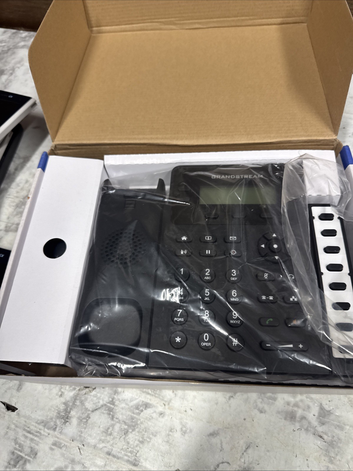 Grandstream GXP1628 Gigabit IP Phone 2 Line HD PoE VoIP 2 SIP W/Extras NIB