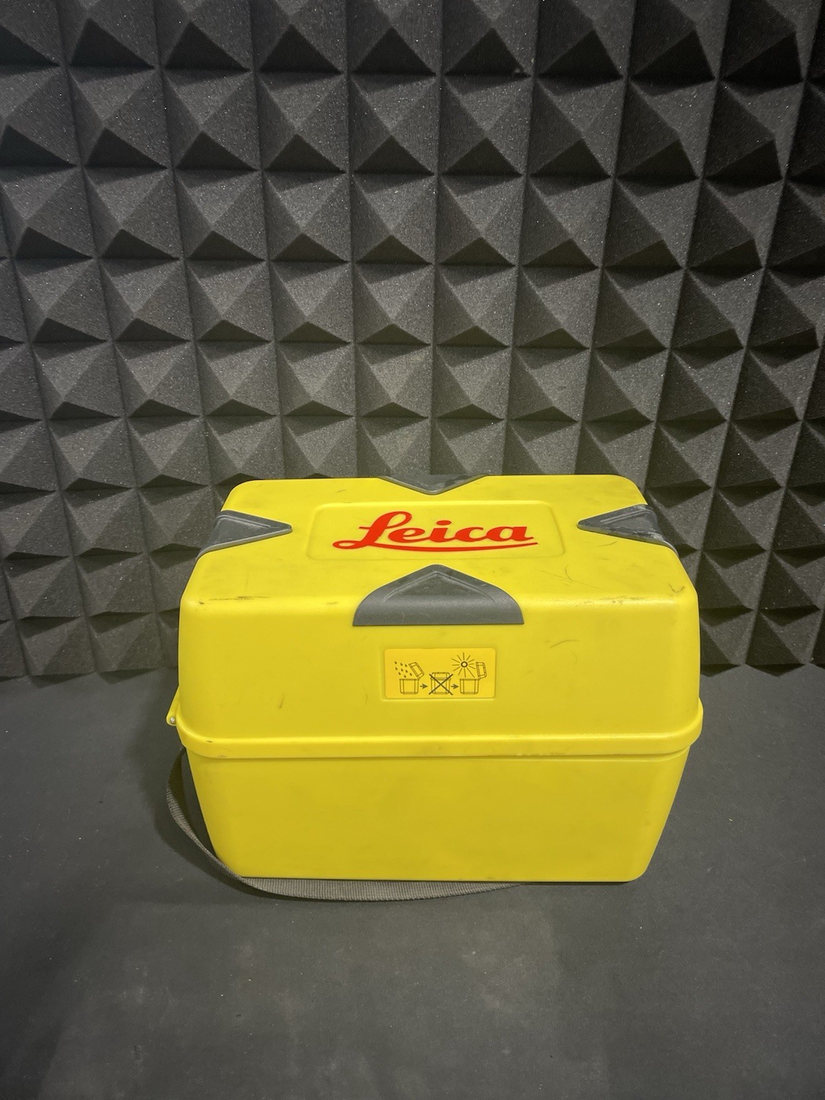 Leica NA724 Auto Level Surveying Optical Level Kit w/ Hard Case