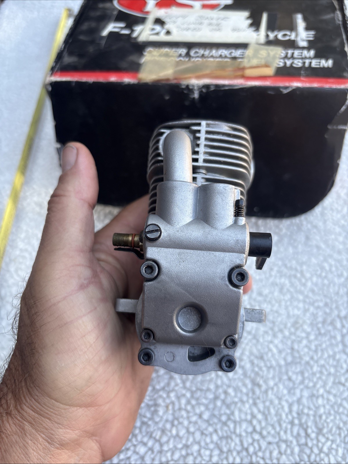 YS F-120 RC Airplane Engine 4 Stroke Untested