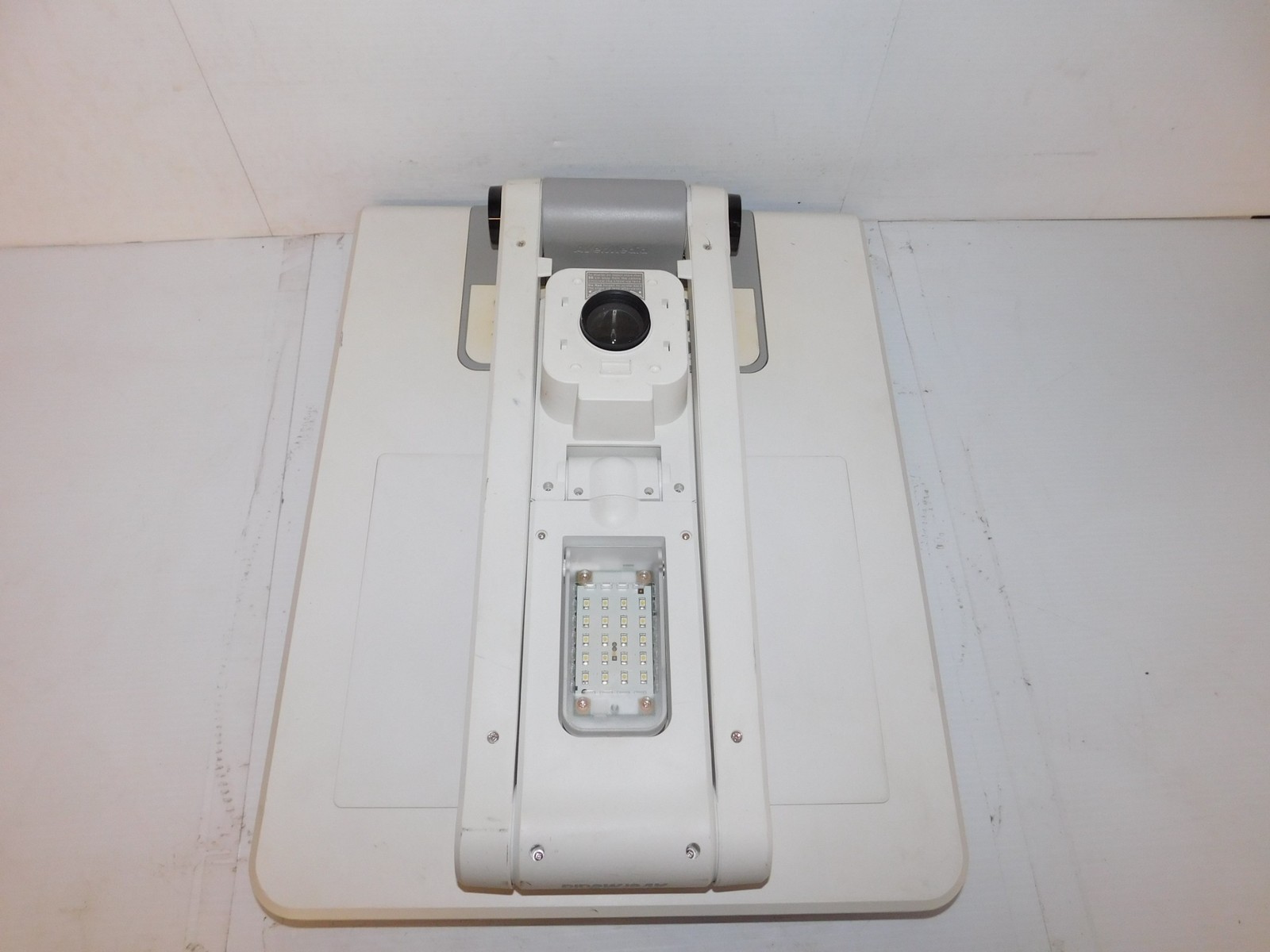 ^^ AVERMEDIA AVERVISION PROJECTOR (PLM91)