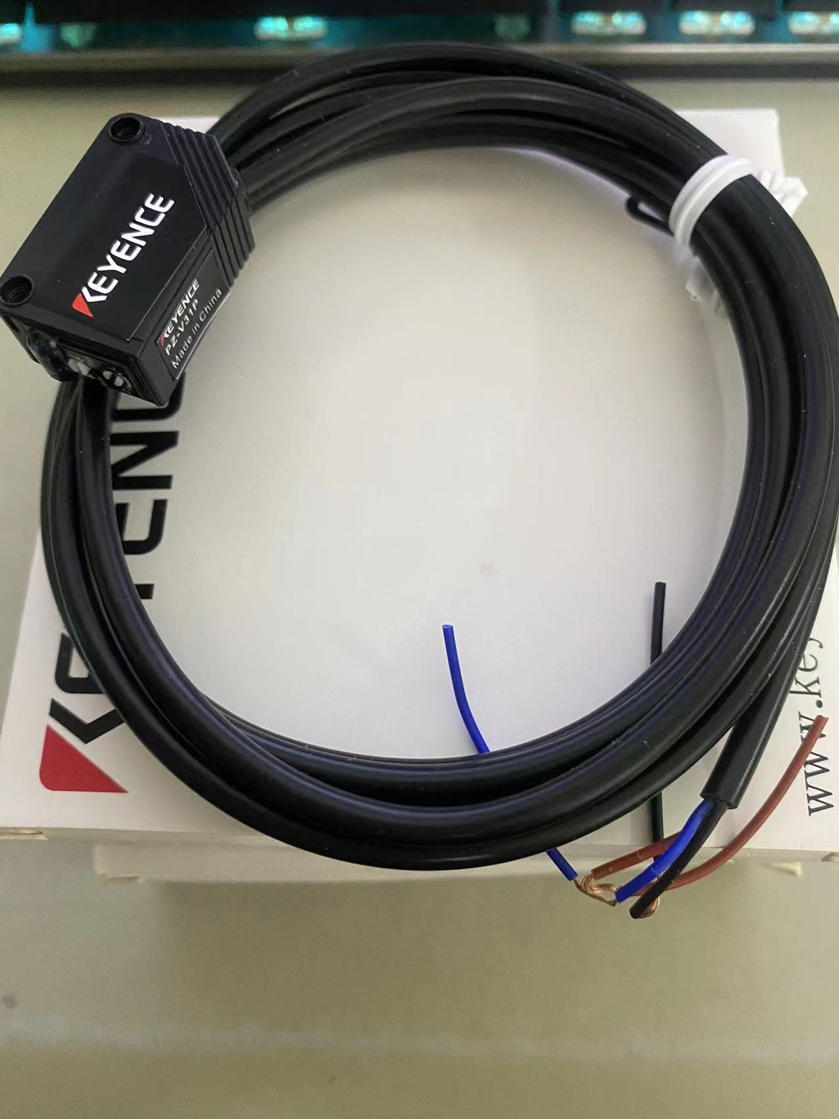 1PC New FOR Keyence PZ-V31P PZV31P Photoelectric Sensor In Box Free Shipping