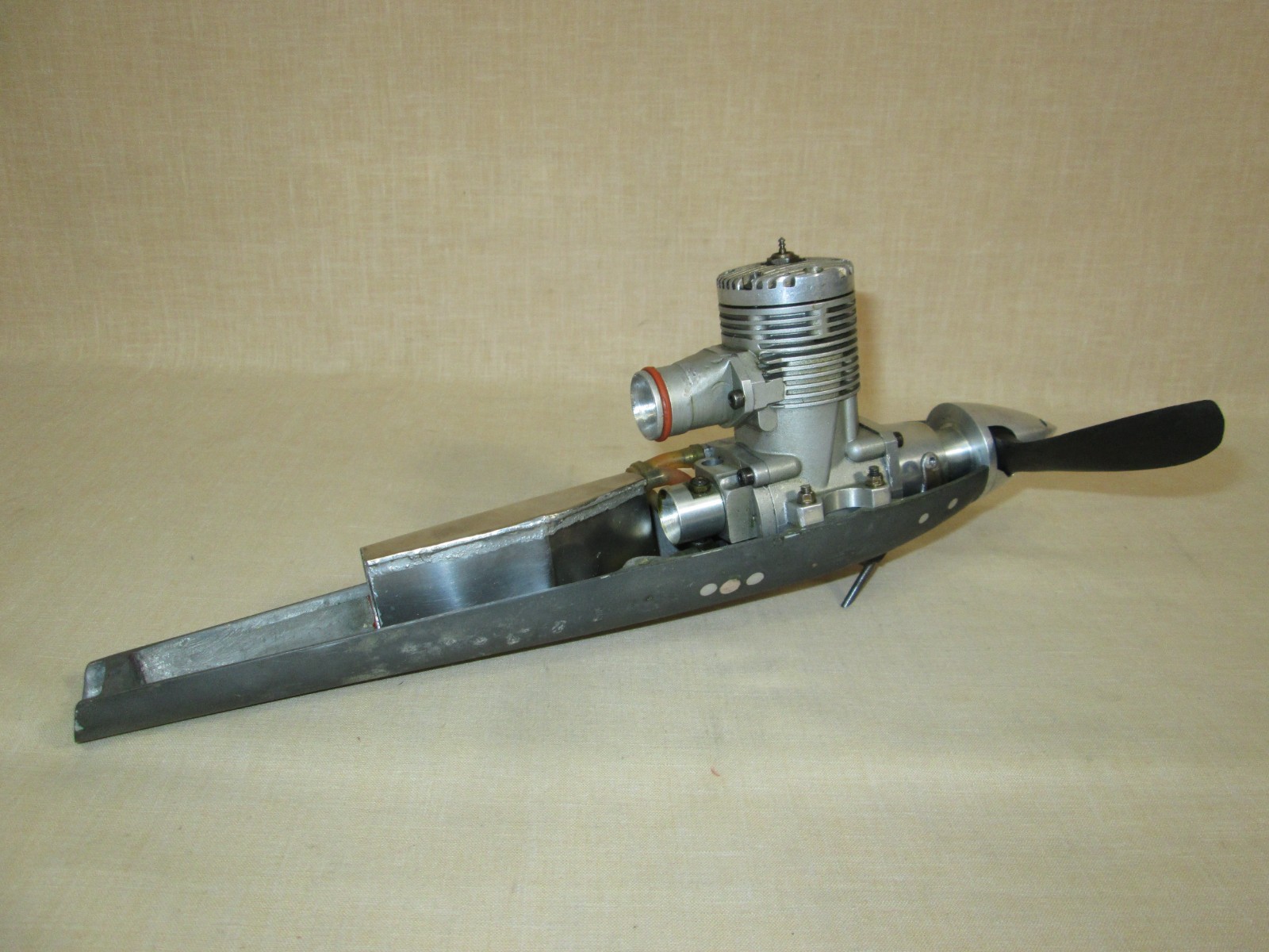 MINT - CLASS D SPEED CONTROL LINE with K & B .67 RACING ENGINE - IMMACULATE !