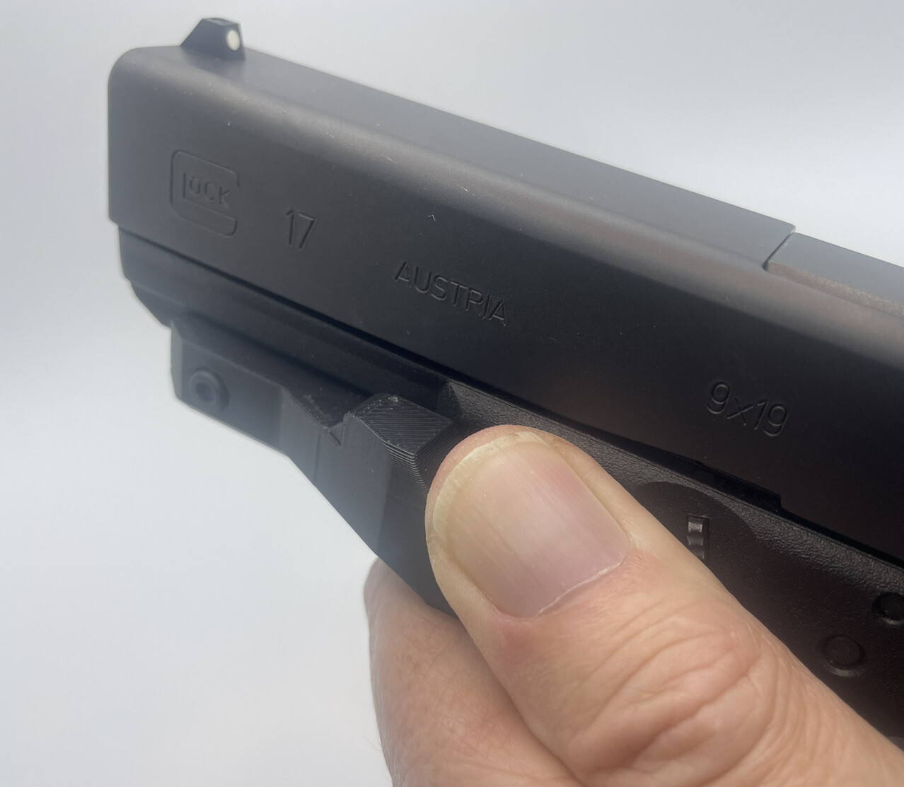 RH Thumb Rest for Recoil Control, Fits Picatinny Rails for Glock, Ruger, S&W
