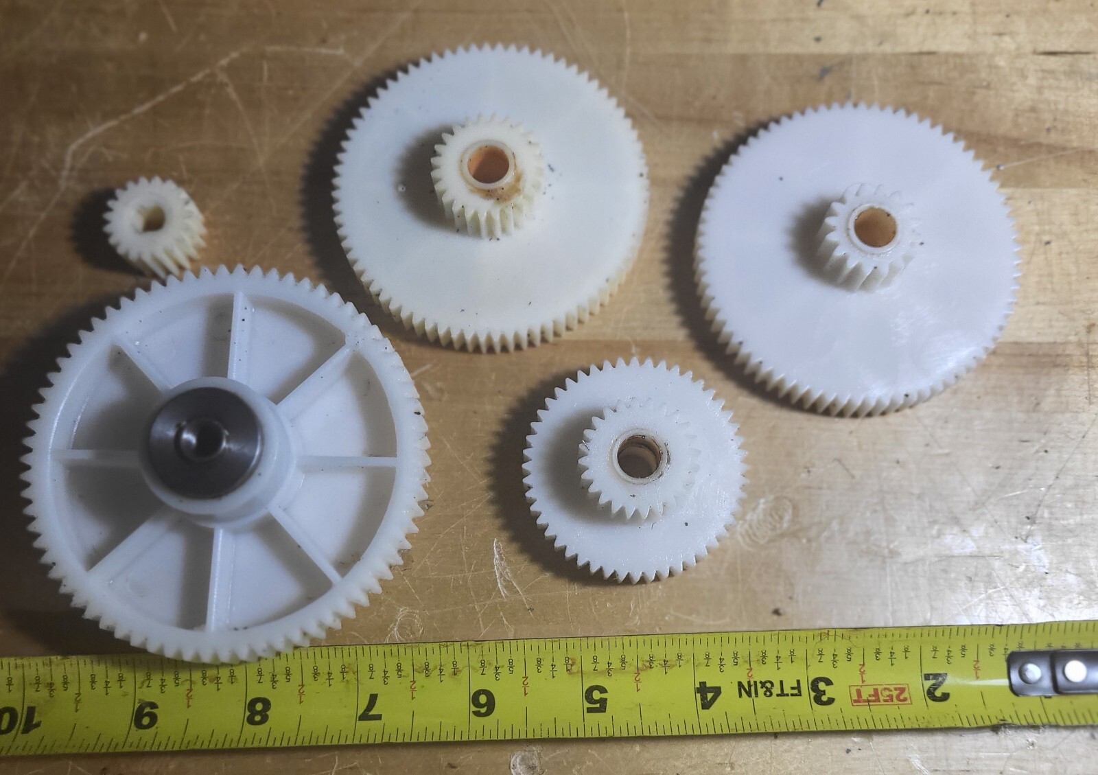5 Matching Plastic Gear Set - General Purpose Use Preowned