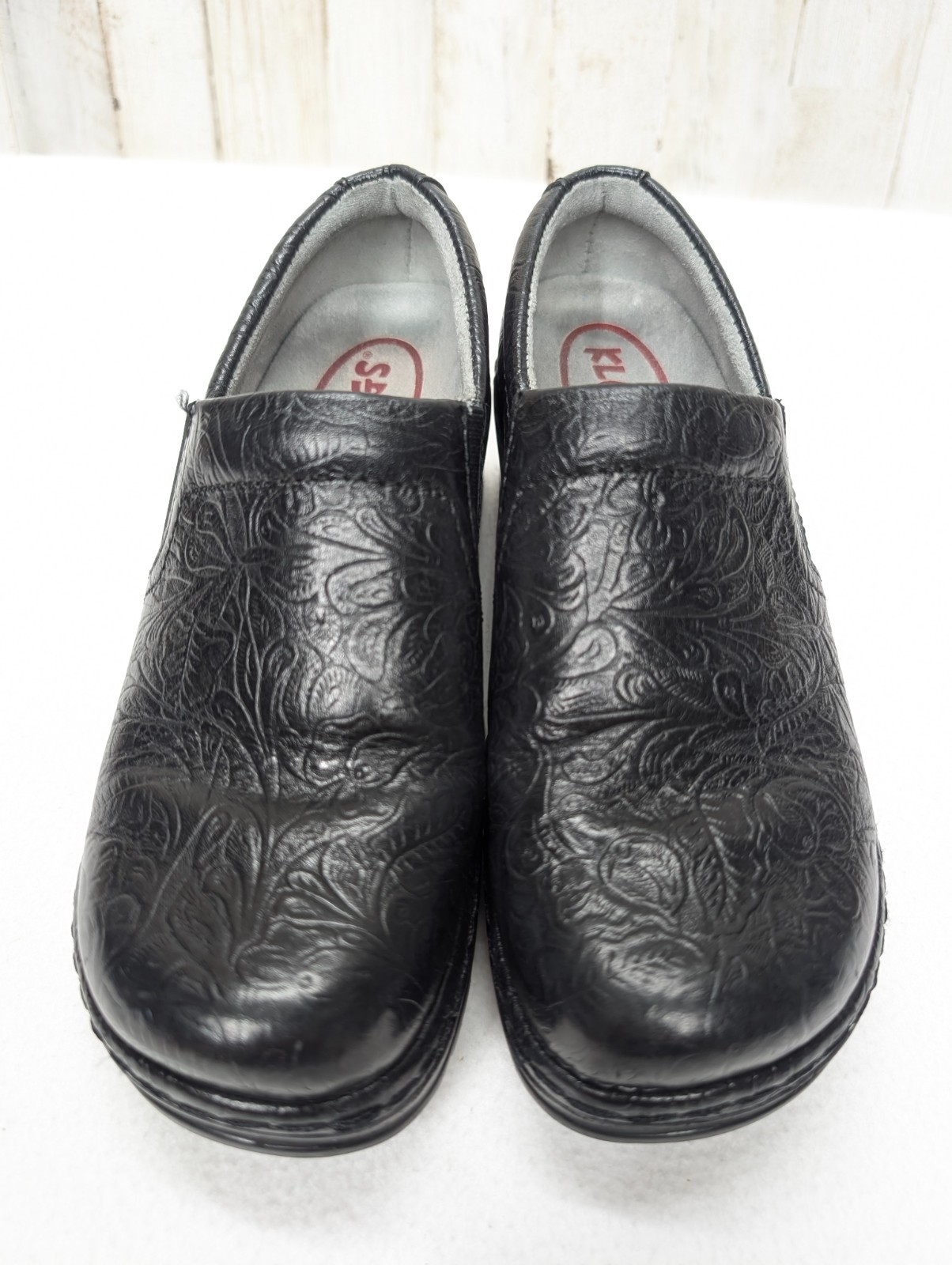 Klogs women sz 6 M black embossed floral pattern slip on leather comfort clogs