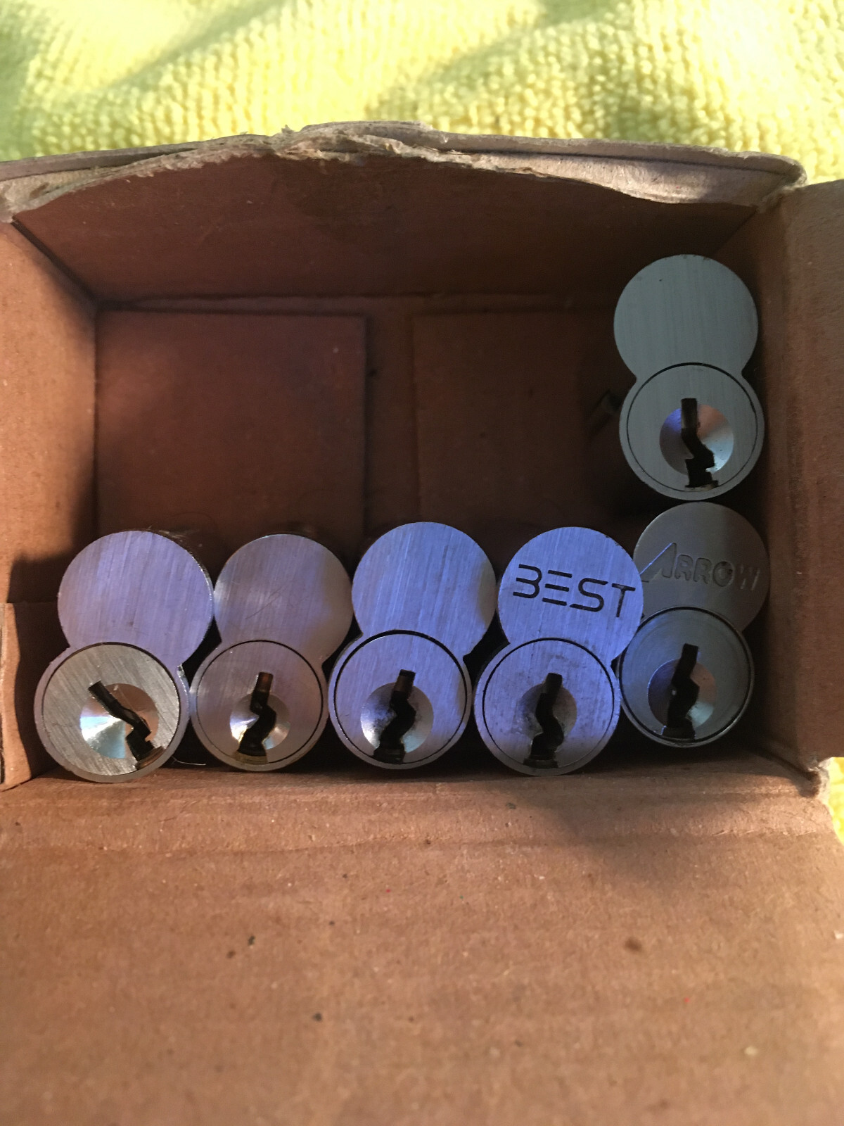 Locksmith BEST kwy. (FM) SFIC 26D IC cores.. 8 total