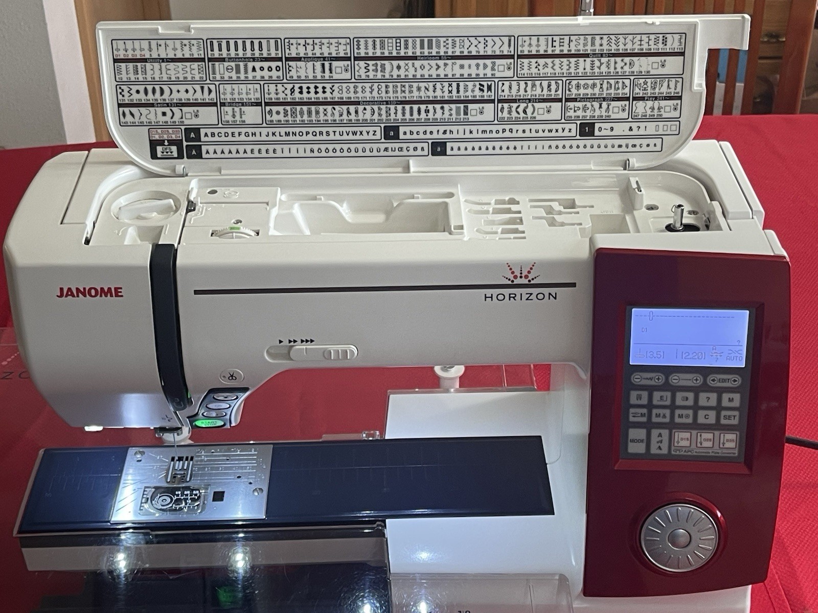 Janome Horizon Memory Craft 7700 QCP Computerized Sewing Machine