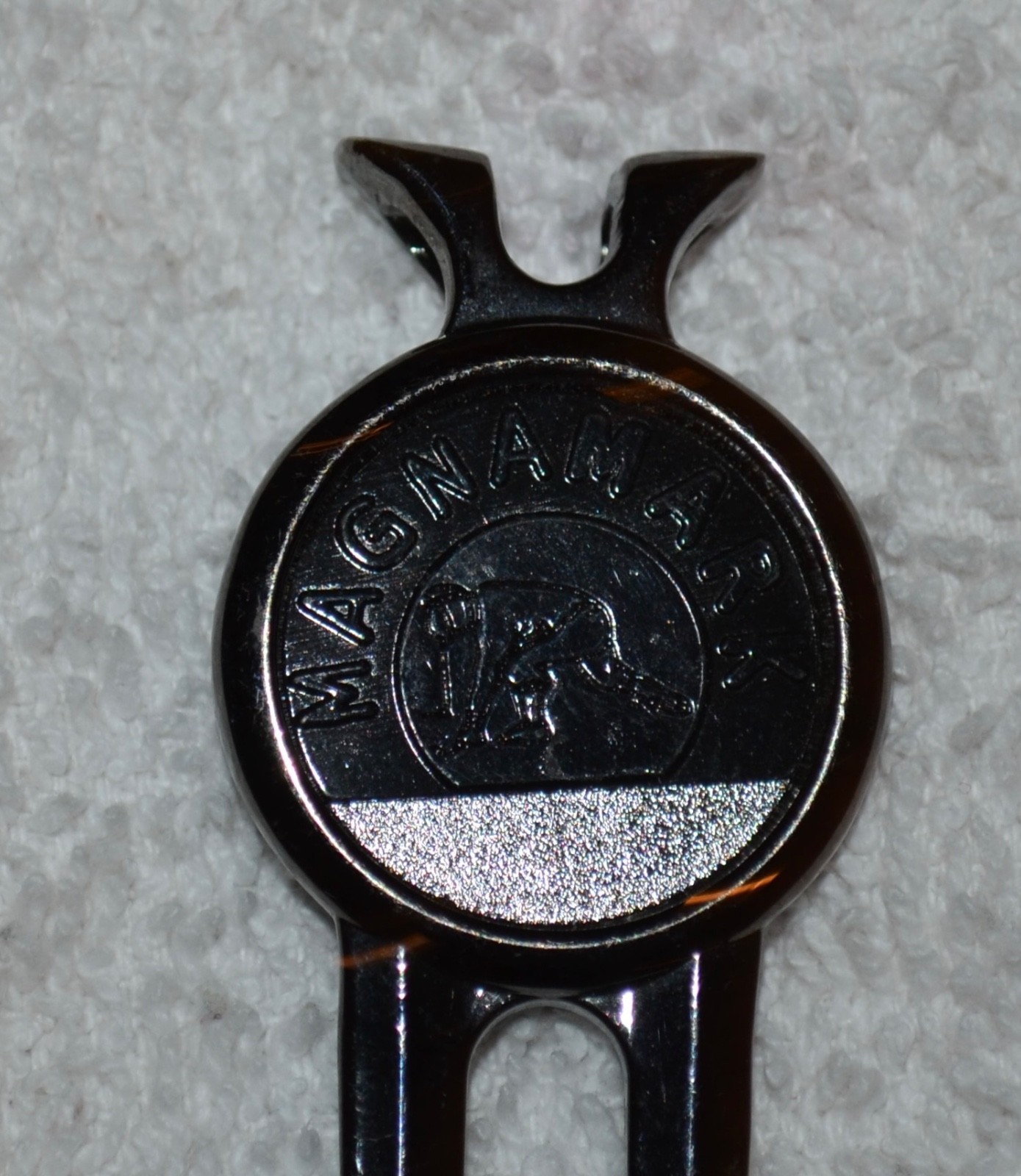 Magnamark Golf Divot Repair tool Designed by Compeittor