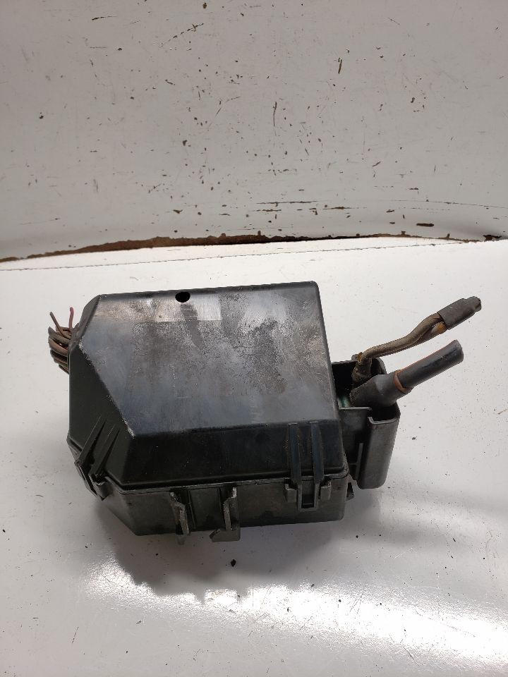 Used Fuse Box Engine fits: 2000 Mercury Grand marquis VIN W 8th digit gasoline R