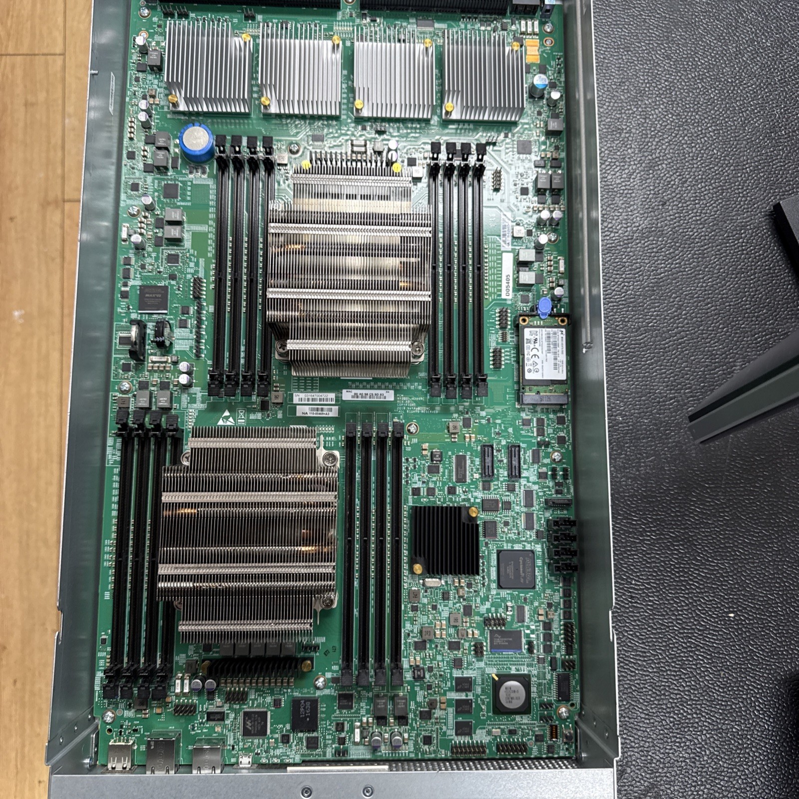 111-02587+G2 NetApp 111-02587 AFF-A700 Controller Module NO RAM
