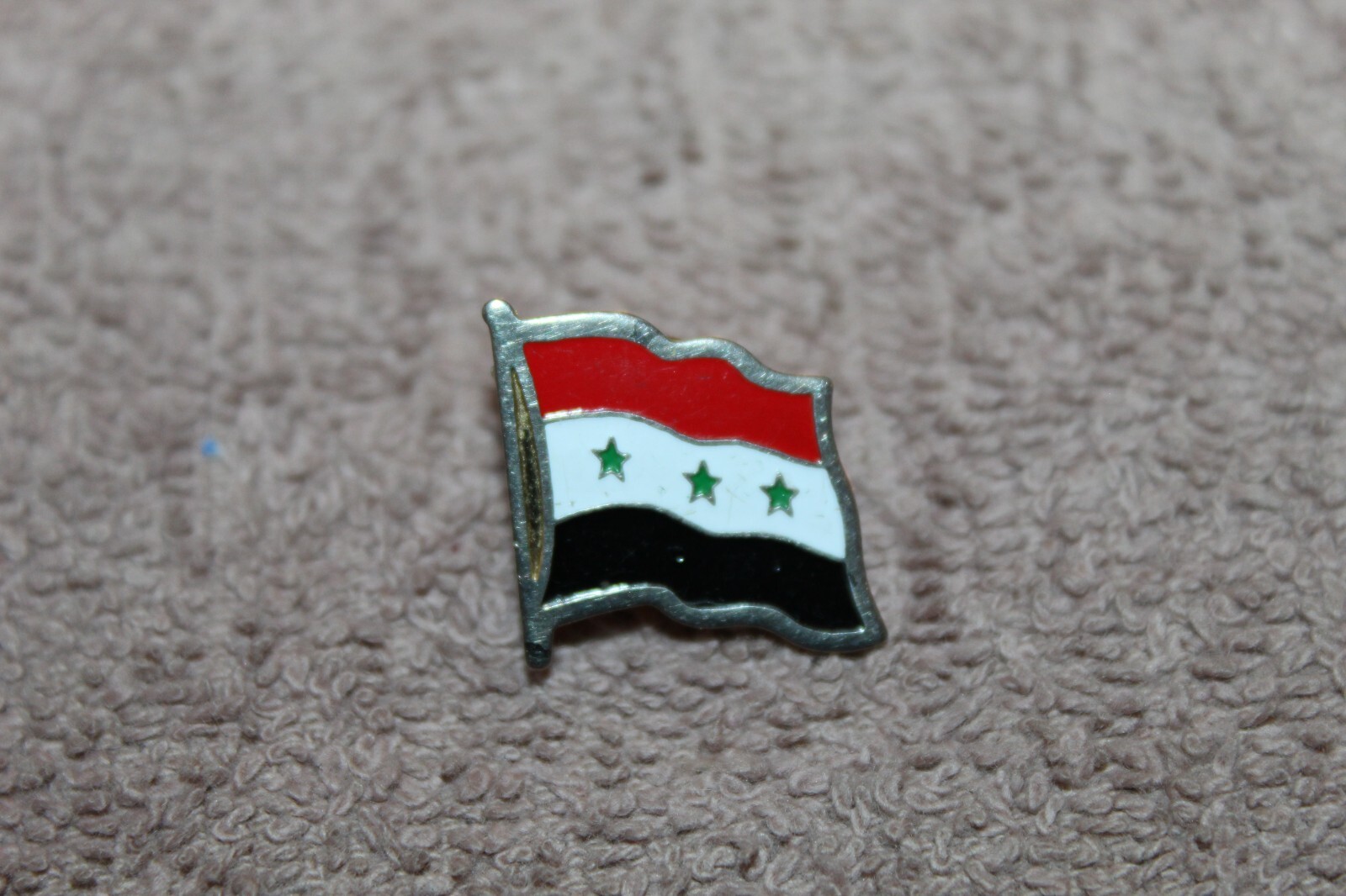 Original Pre 1991 Iraqi National Flag Metal Lapel Pin
