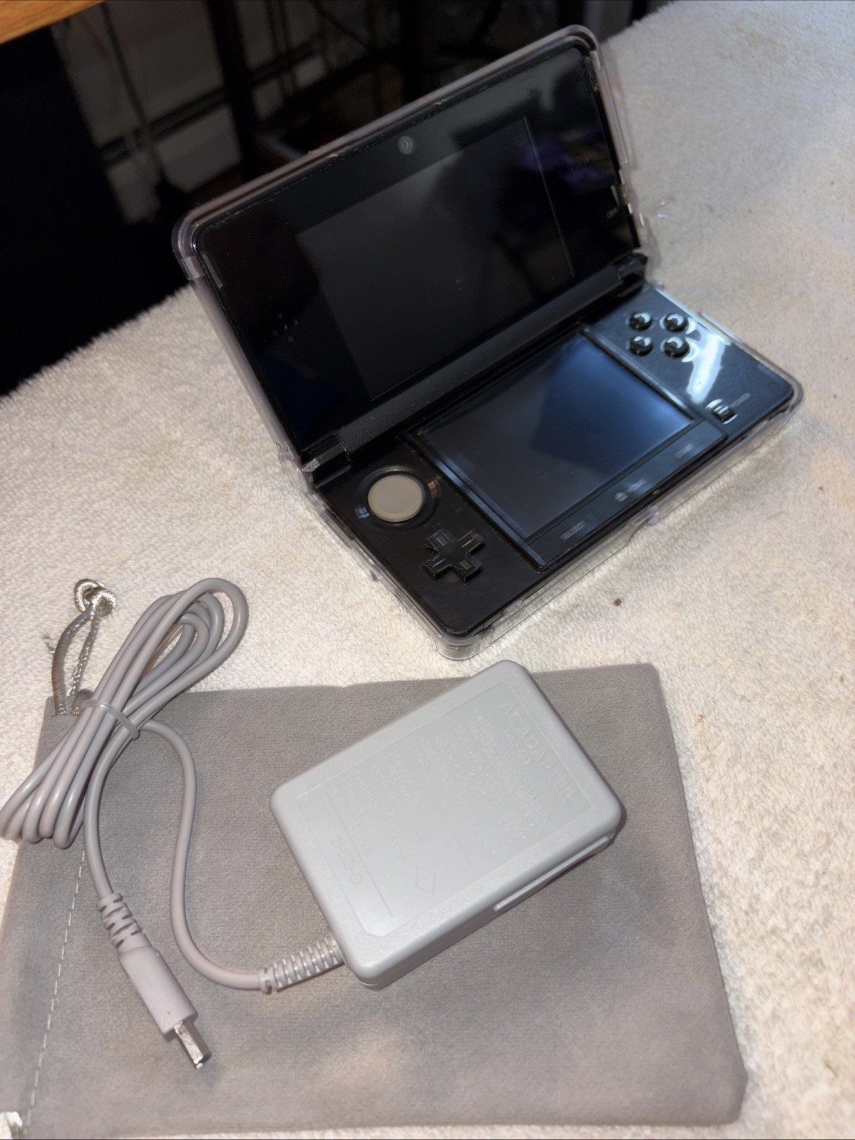 Working Used Nintendo 3DS Black Handheld System w/Charger&Case