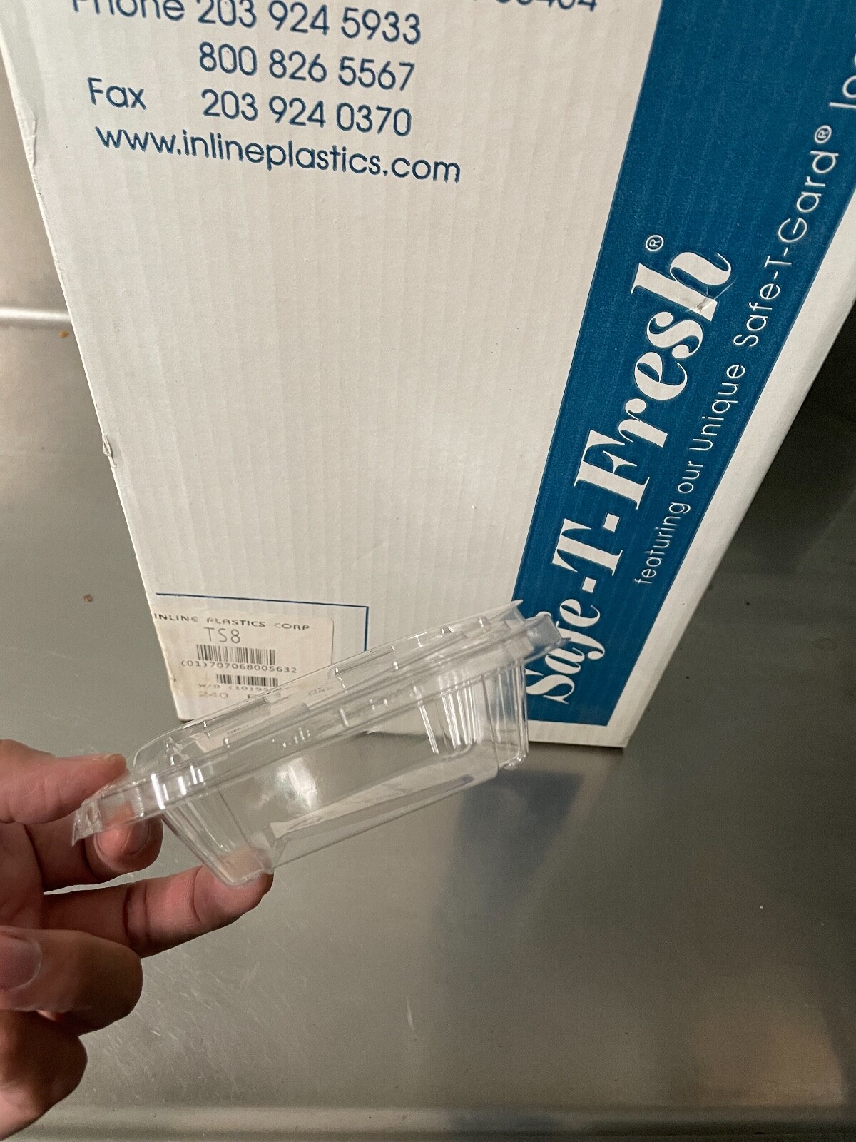 Safe T Fresh Tamper Evident 8 OZ Plastic Clear Hinged Disposable Container