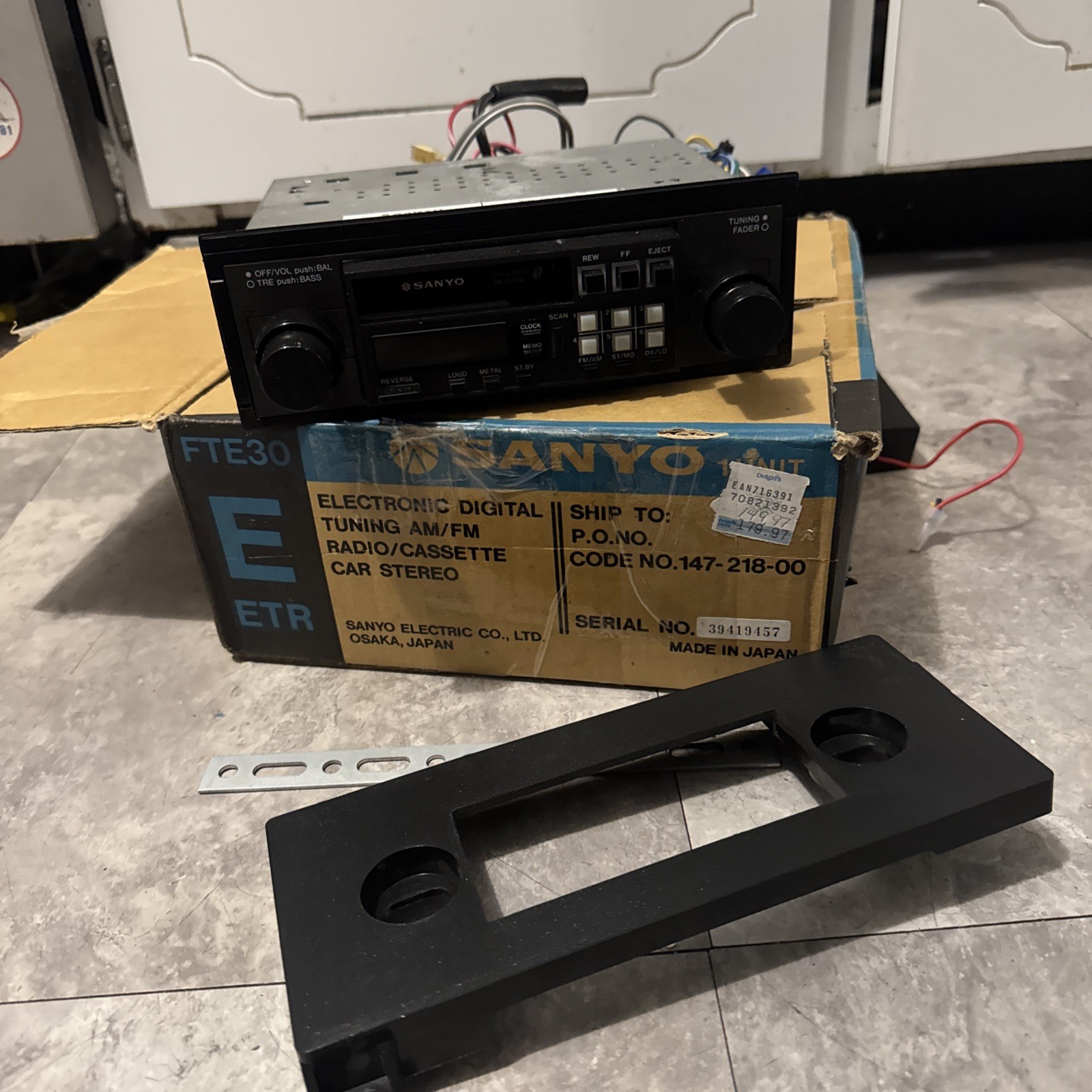 VINTAGE Sanyo FTE30 Indash High Power AM/FM Cassette Car Stereo For Parts