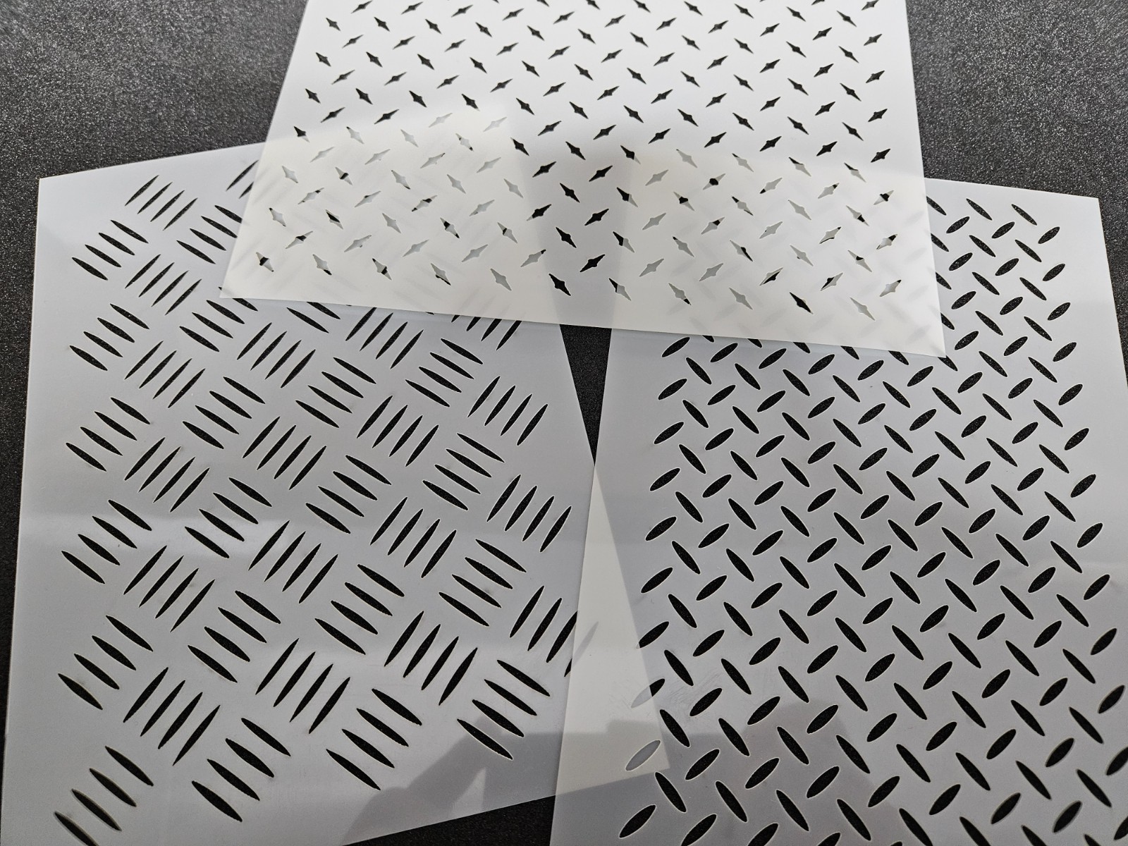 Treadplate Stencil Re-usable - Crafting - Airbrush - Cake Decoration - Art