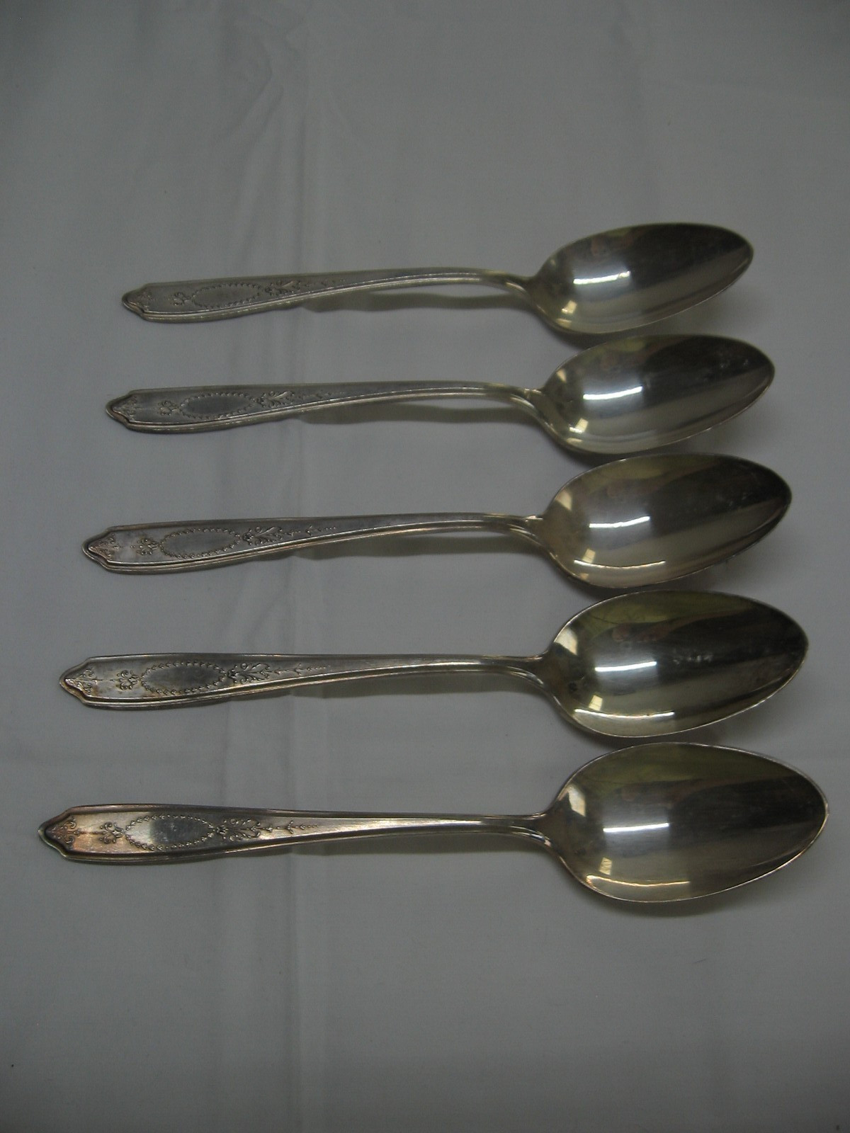 IS Rogers & Bro XII Empire Set of 5 Oval Place Soup Spoons