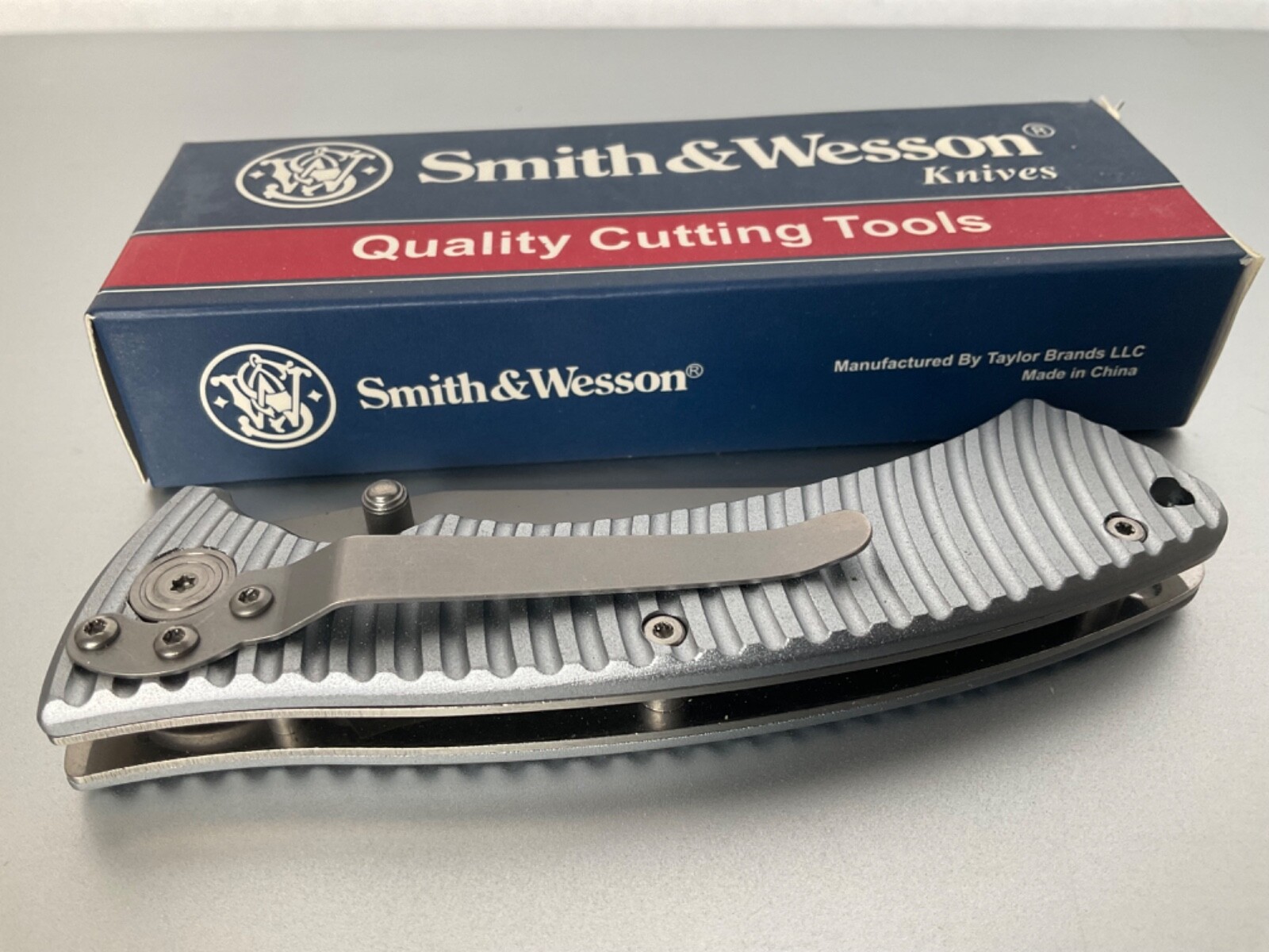 Smith & Wesson Bulllseye Tactical Folding Knife Item # CH0017