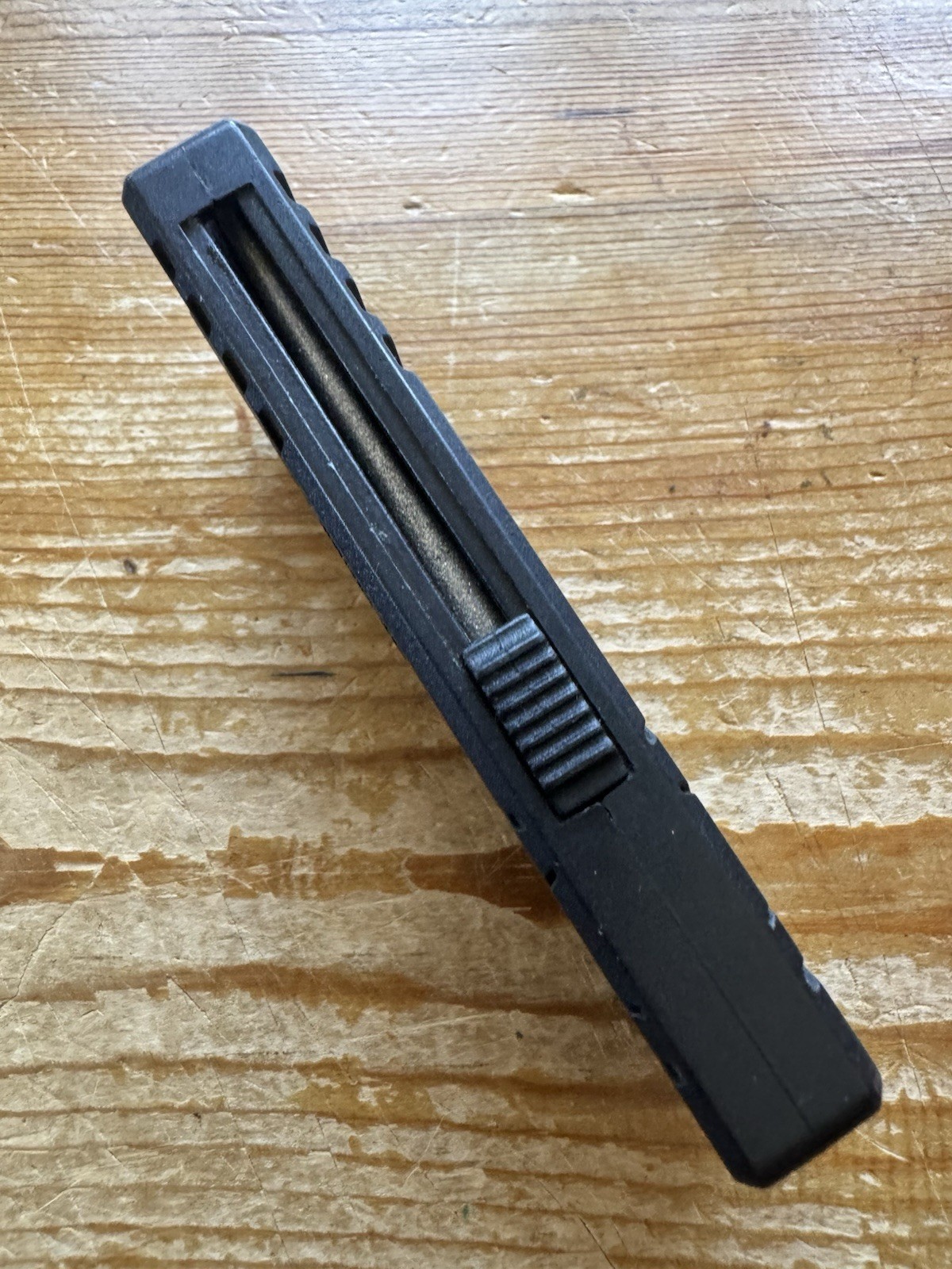 Smith & Wesson Black GRN Ceramic/Carbide Knife Sharpener 1117198