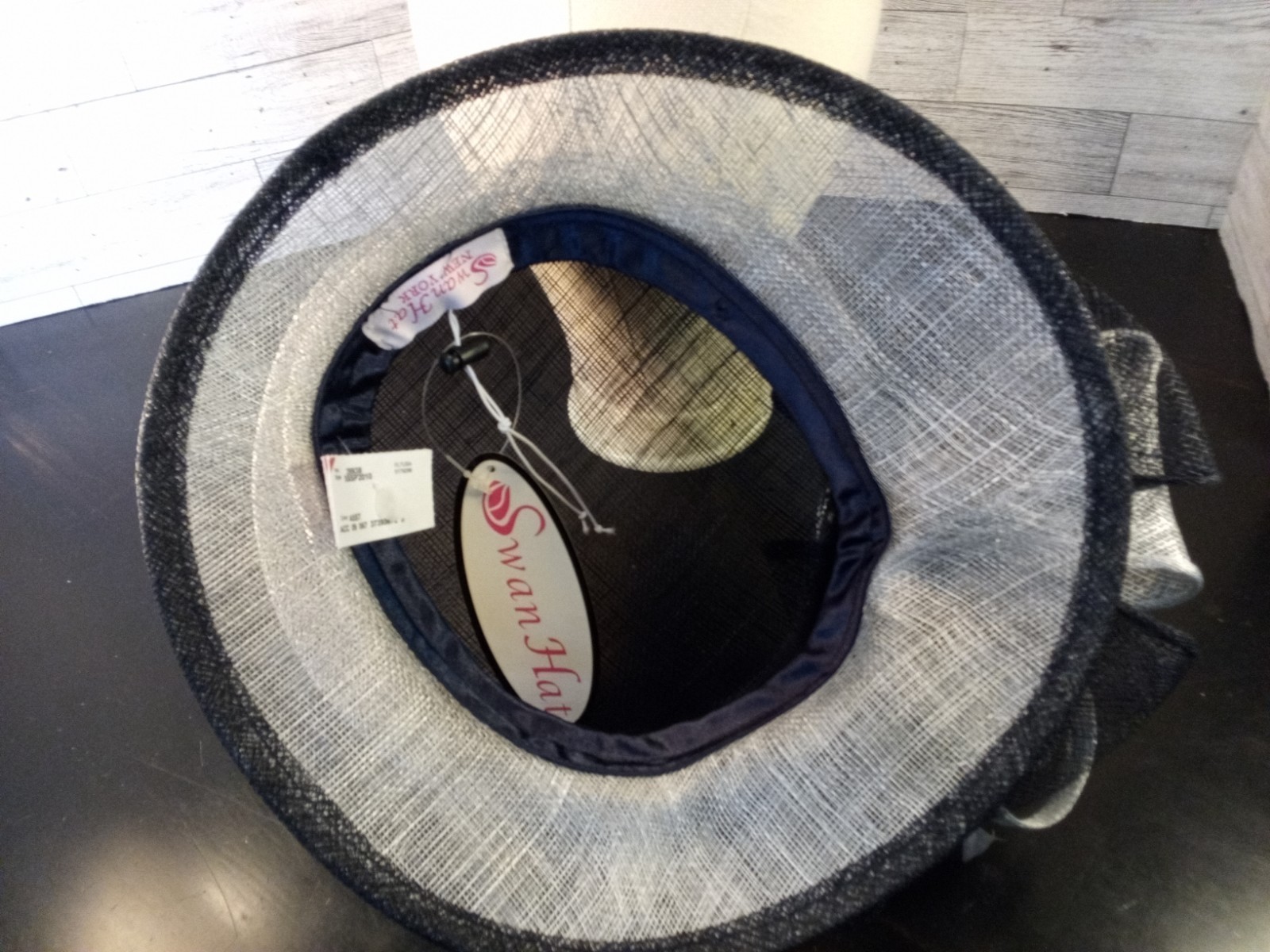 Ladies Navy and Silver Kentucky Derby Oaks Day Thurby Tea Church Straw Hat NWOT