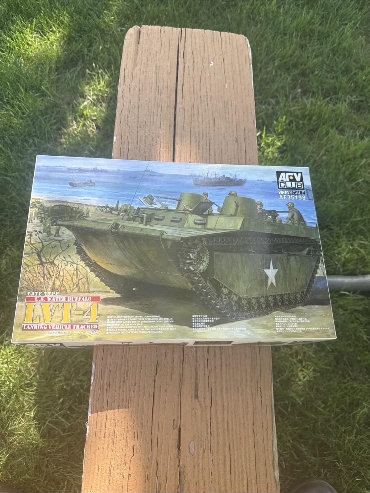 AFV Club 1/35 AF-35198 WWII US Water Buffalo LVT-4 (Late Type)