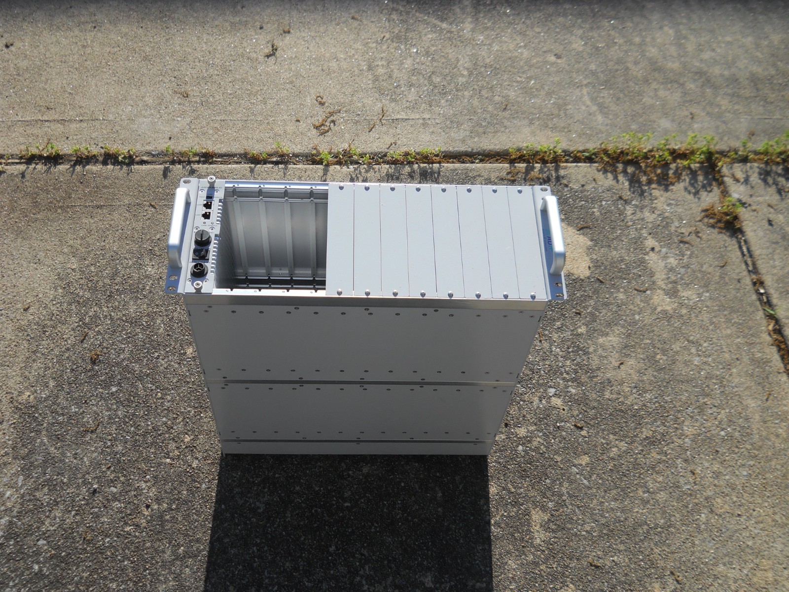 ADVANCED RF ADXV-H-NMS-AC  Remote Chassis 4 open looks like up to 12 Modules ?