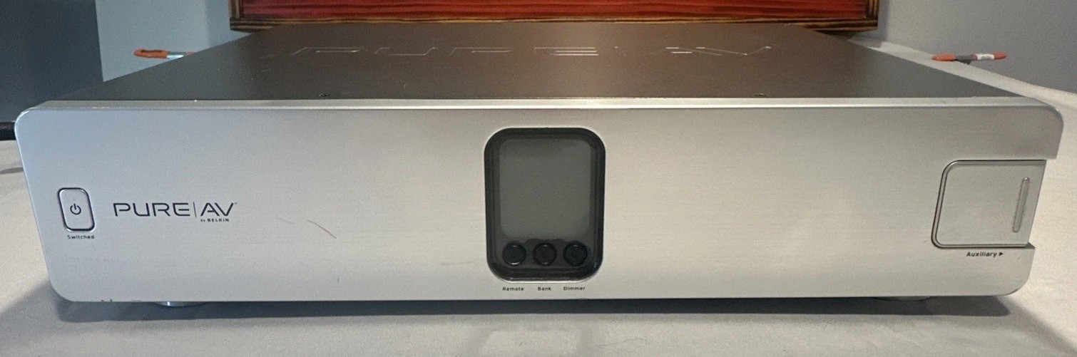 Belkin Pure AV PF60 AP41300-12 Power Conditioner - 13 Outlets, 4 Coaxial Pairs