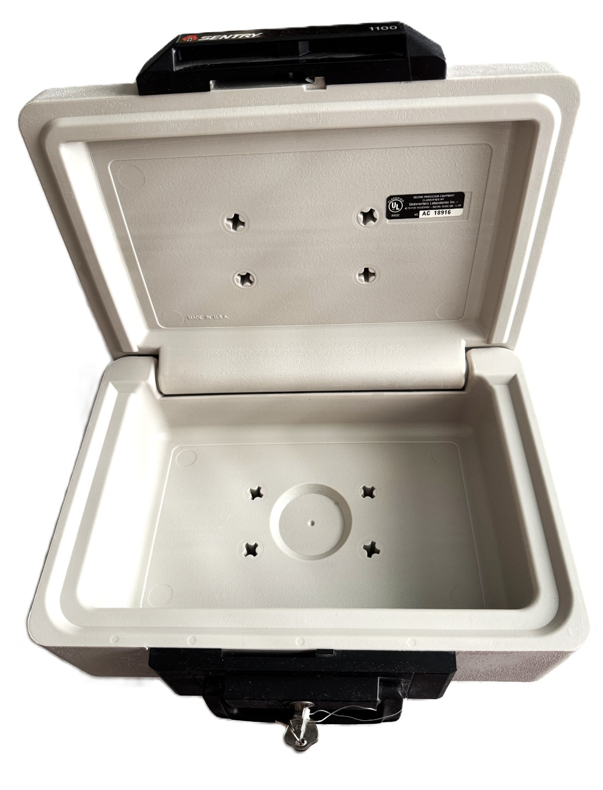 Sentry Safe 1100 Portable Fire-resistant Security Lockbox with 2 Keys