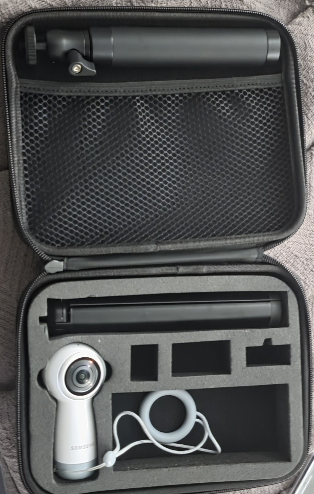 Gear 360 Camera With Tripod