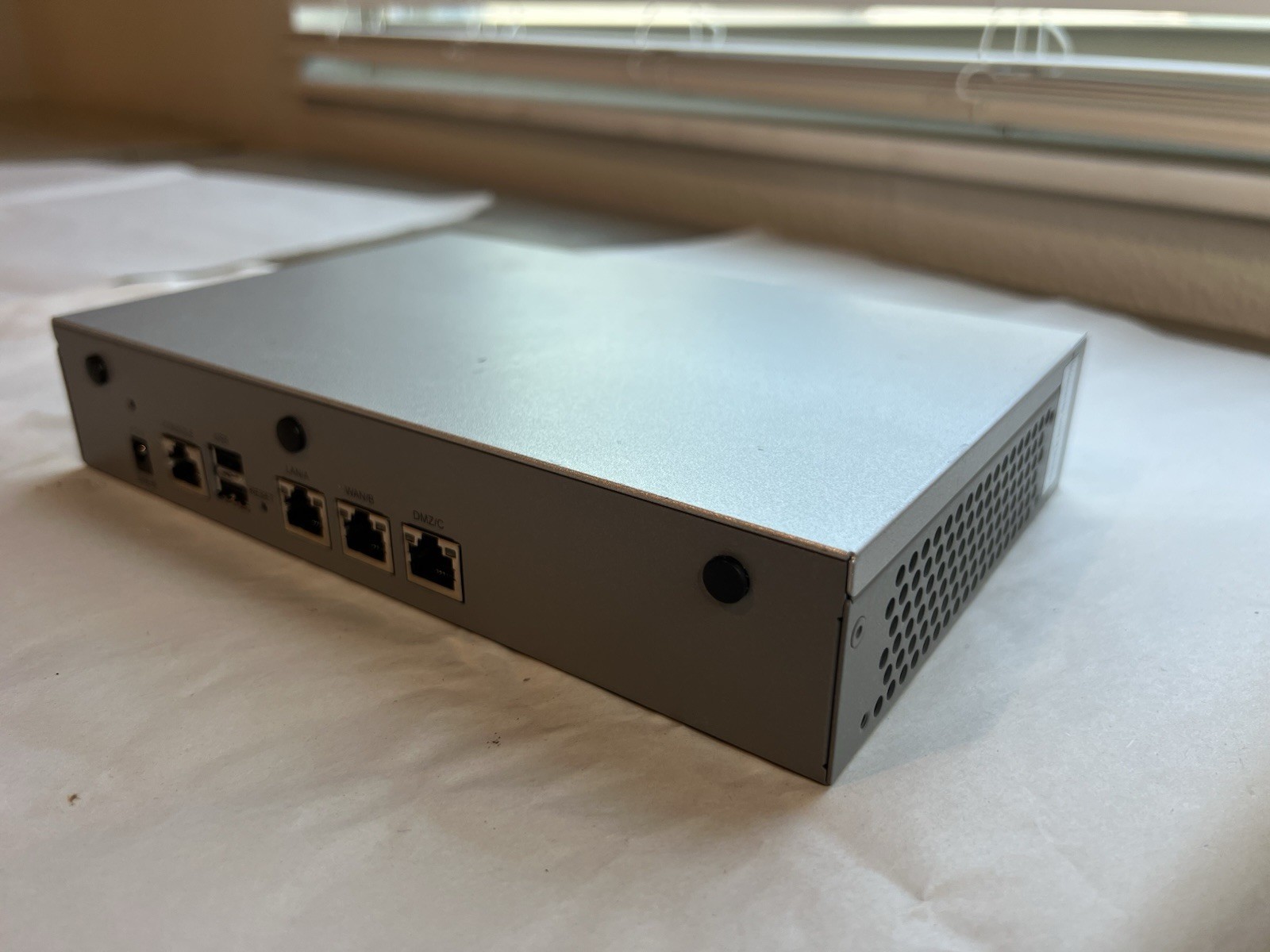 Cyberoam CR15iNG Firewall Router