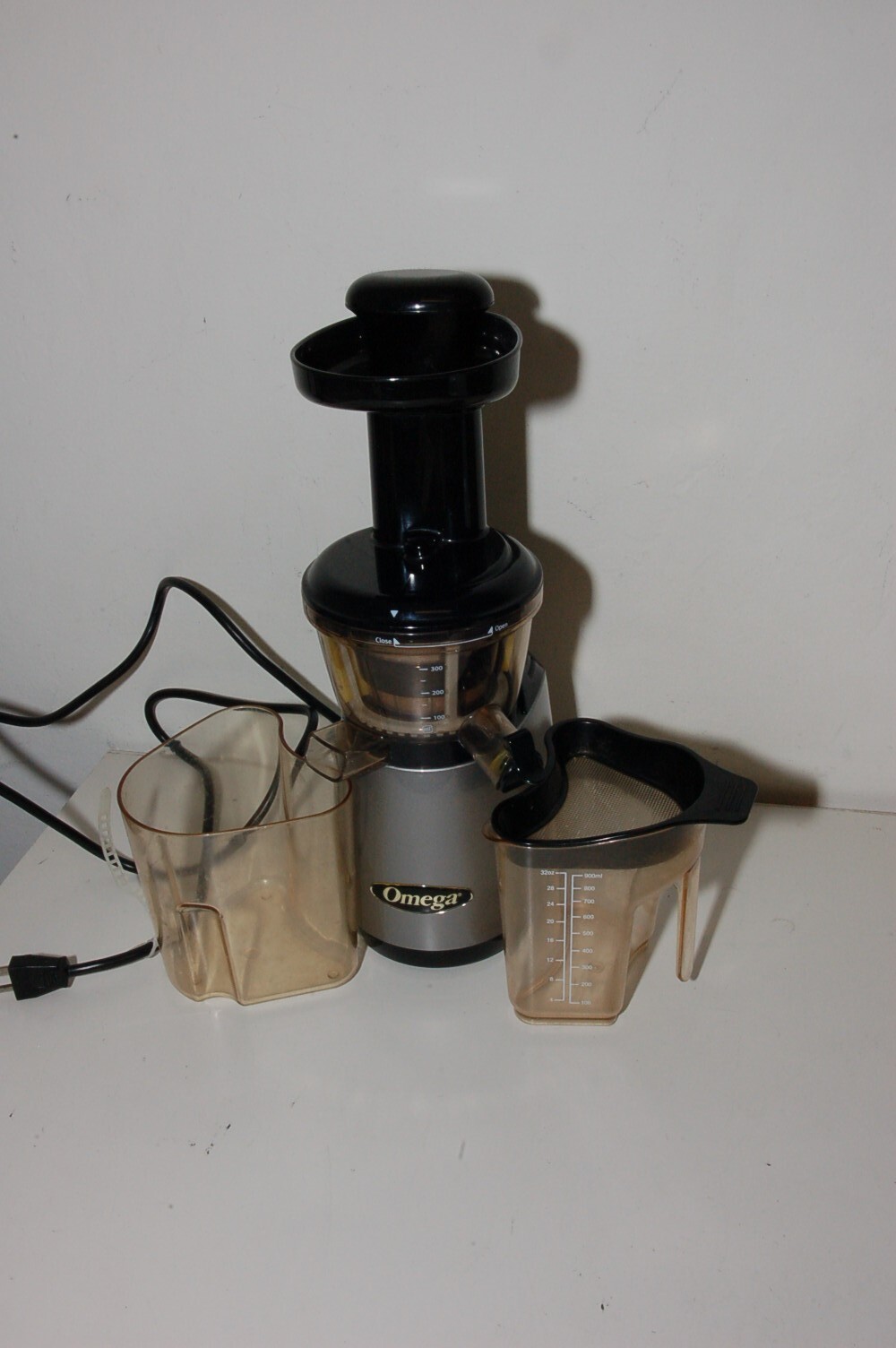 Omega Juicer VRT400 Vertical Masticating HD Juicer with Tap, Silver