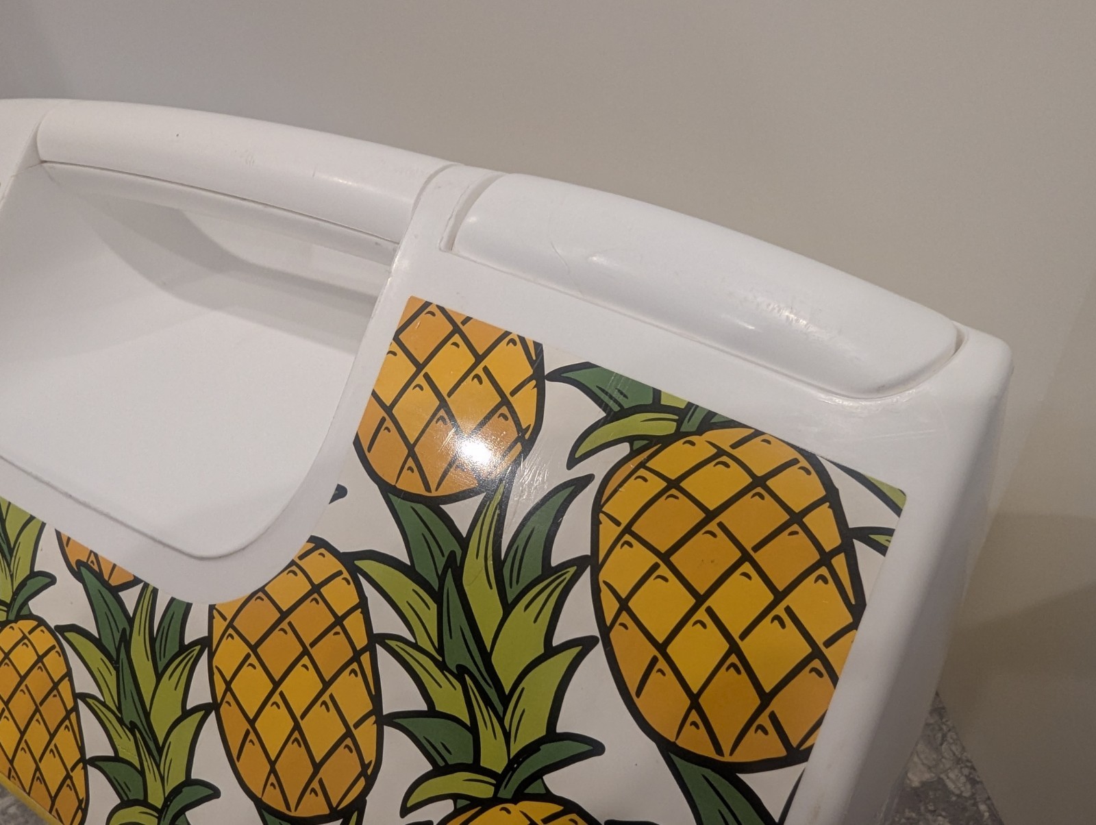 Vintage Igloo Playmate Elite Yellow Pineapple Cooler- MINT