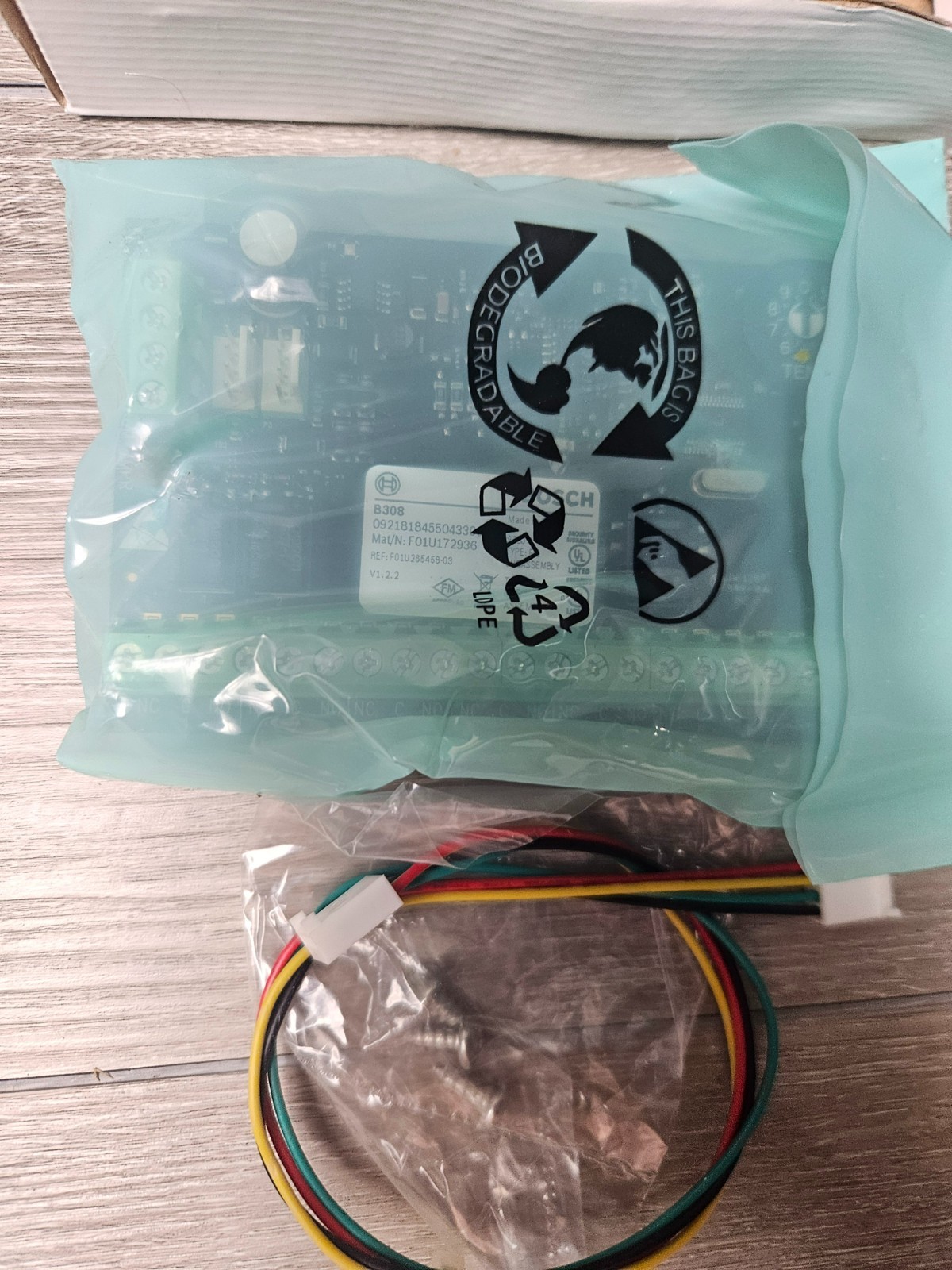Bosch B308 - box was damaged, item is fine see pics