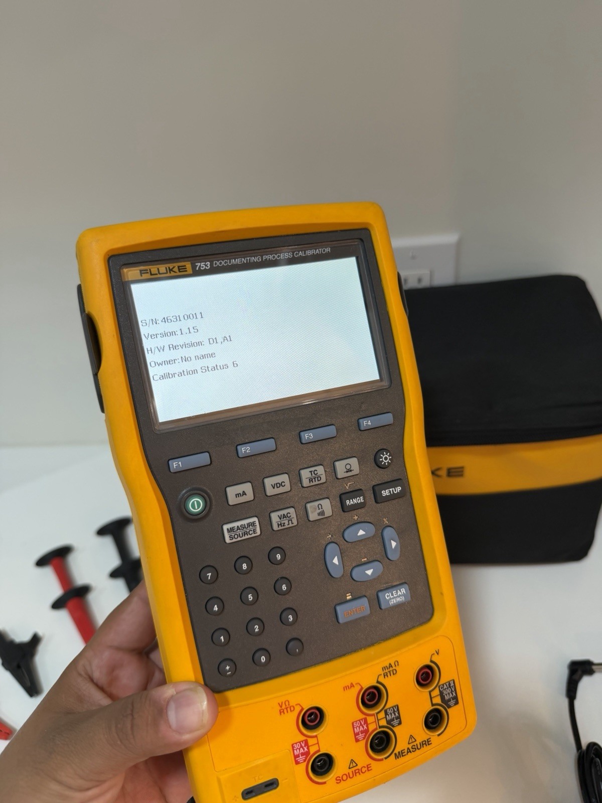 FLUKE 753 DOCUMENTING PROCESS CALIBRATOR W/ ACCESSORIES -FREE SHIPPING (TESTED)