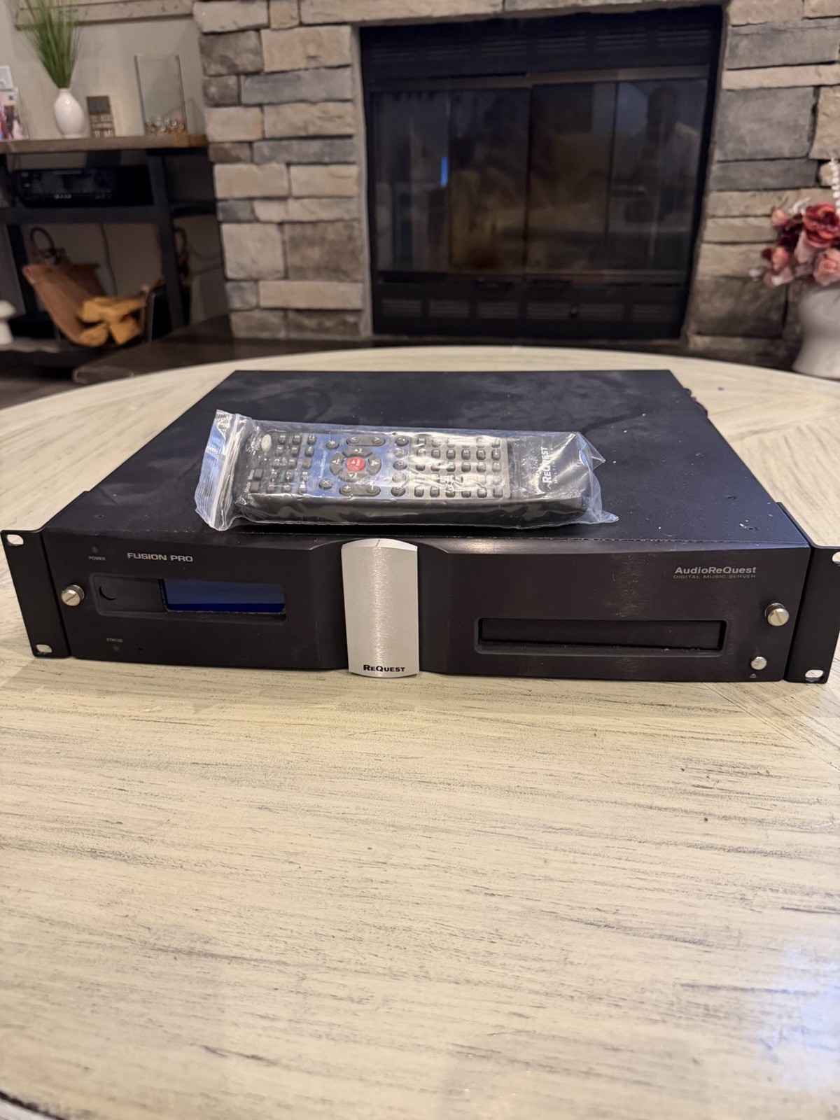 Audio ReQuest Multimedia Fusion Digital Music Server With Remote