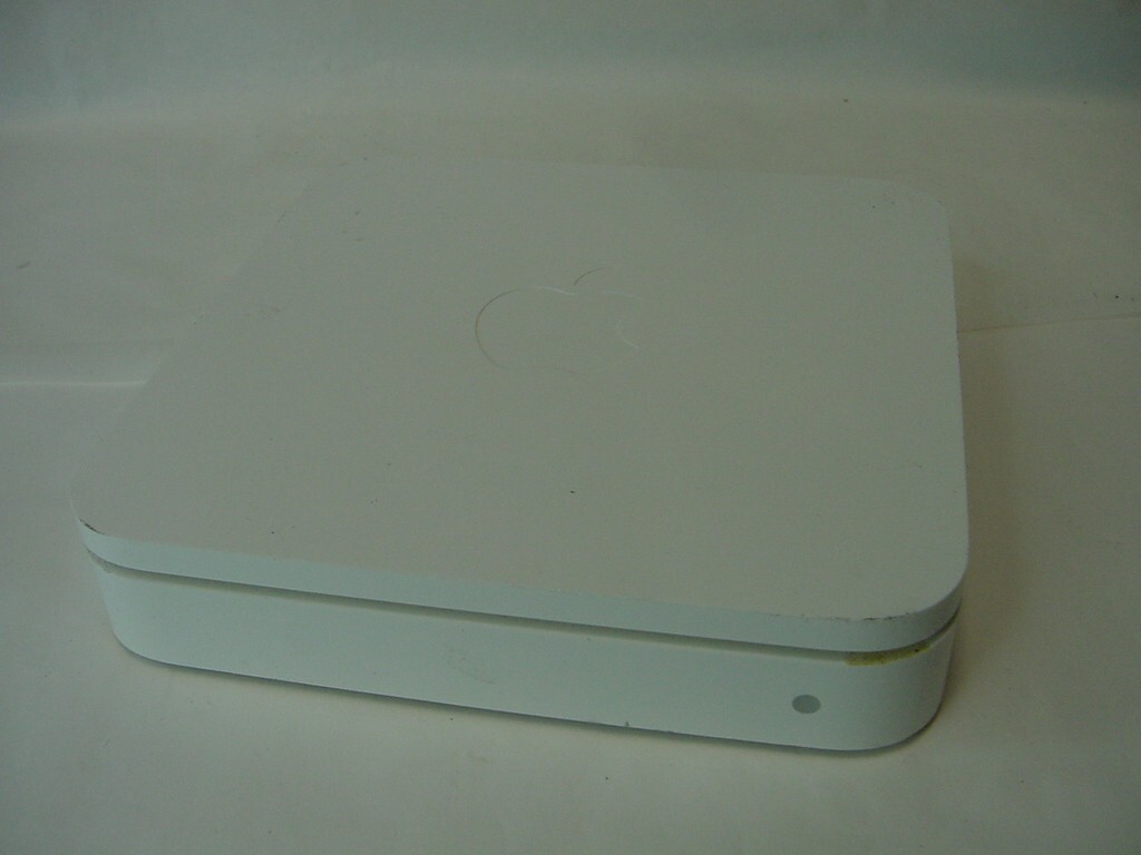 APPLE AIRPORT EXTREME BASE STATION A1048 - NO POWER CORD INCLUDED