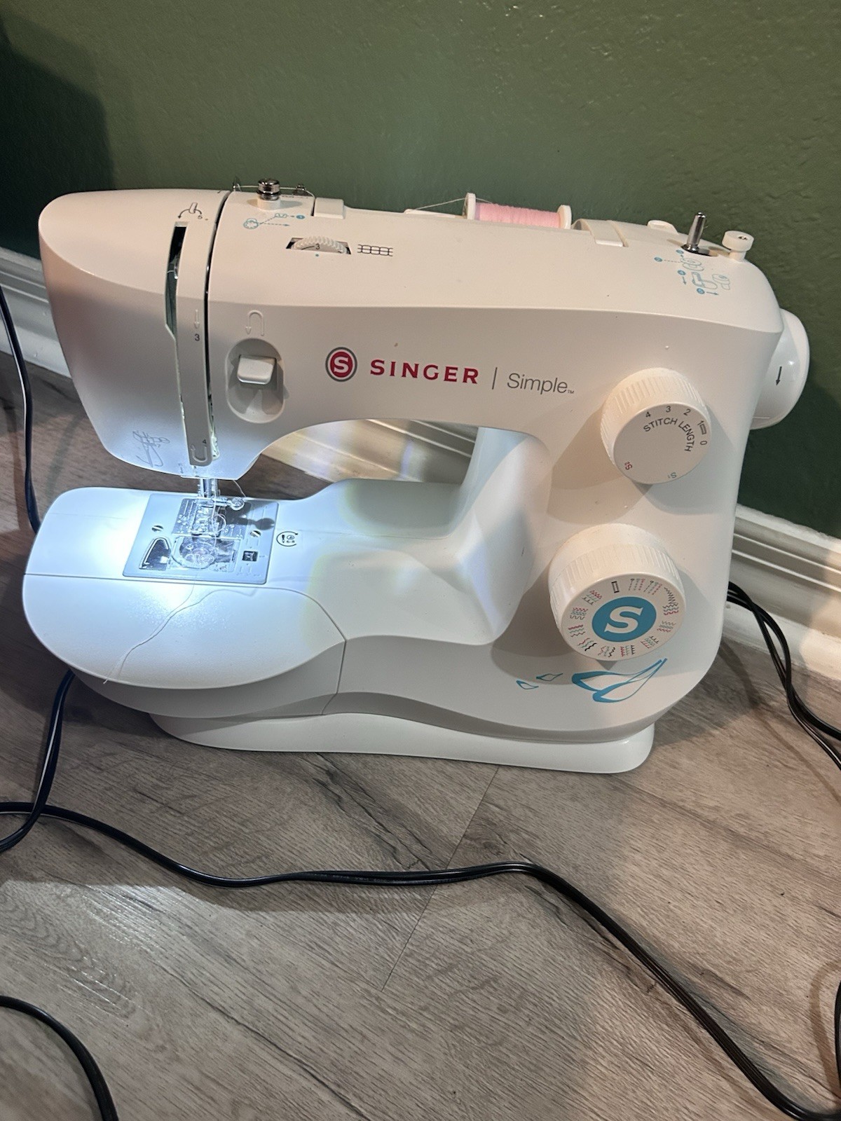 SINGER 3337 Sewing Machine Simple 29 Stitch