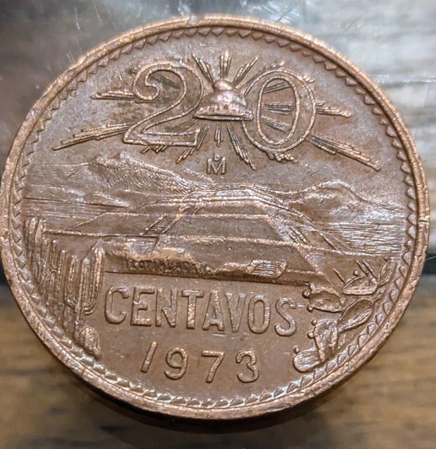 1973 Mexico 20 Centavos • XF/AU Detail • Teotihuacán Pyramid • Bronze Coin