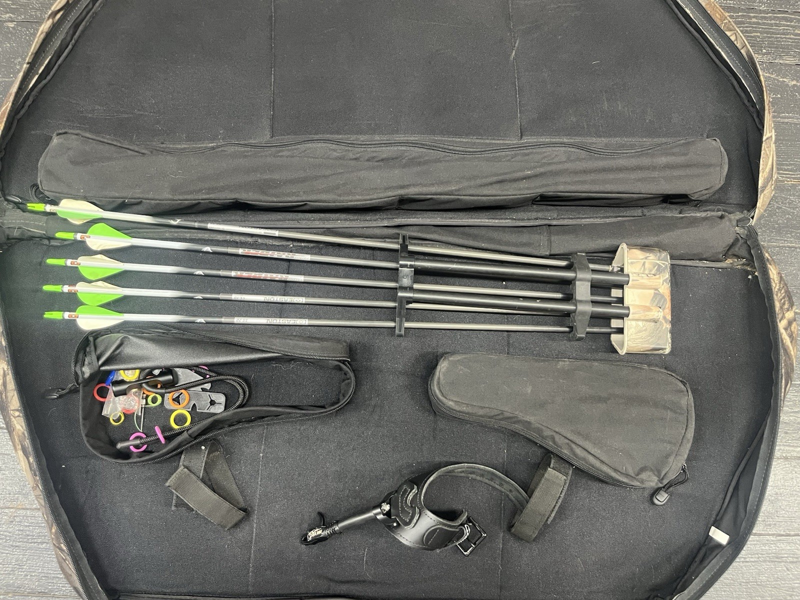 Mathews Solocam Switchback Bow With Case, sight ,and much more!