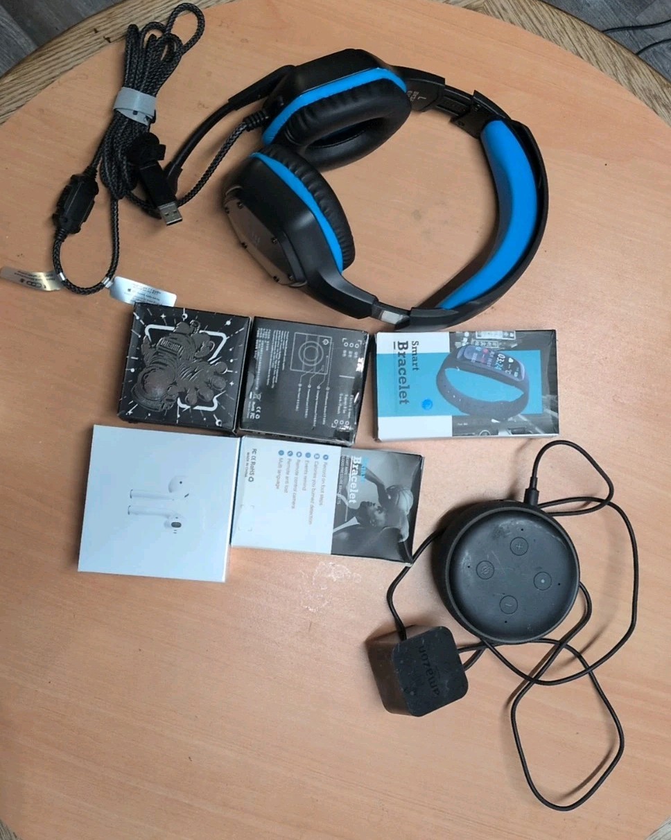 Echo Dot, Smart Band, Fake AEarpods, USB Eksa headset, 2x Bluetooth Mini Speaker