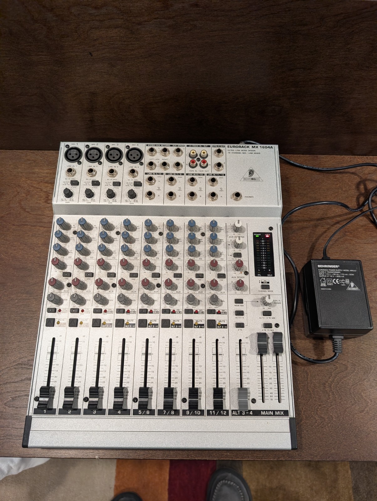Behringer Eurorack MX 1604A Compact Mixer - Tested & Functional