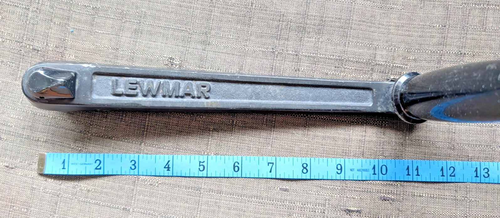 Lewmar locking aluminum winch handle