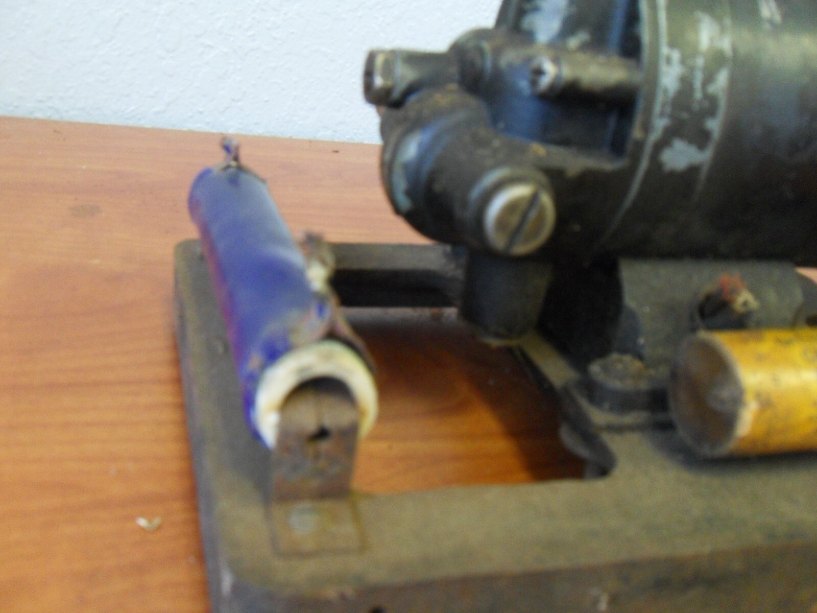 LEE ENGINEERING 11329 GOVERNED SPEED MOTOR AS IS AS PICTURED