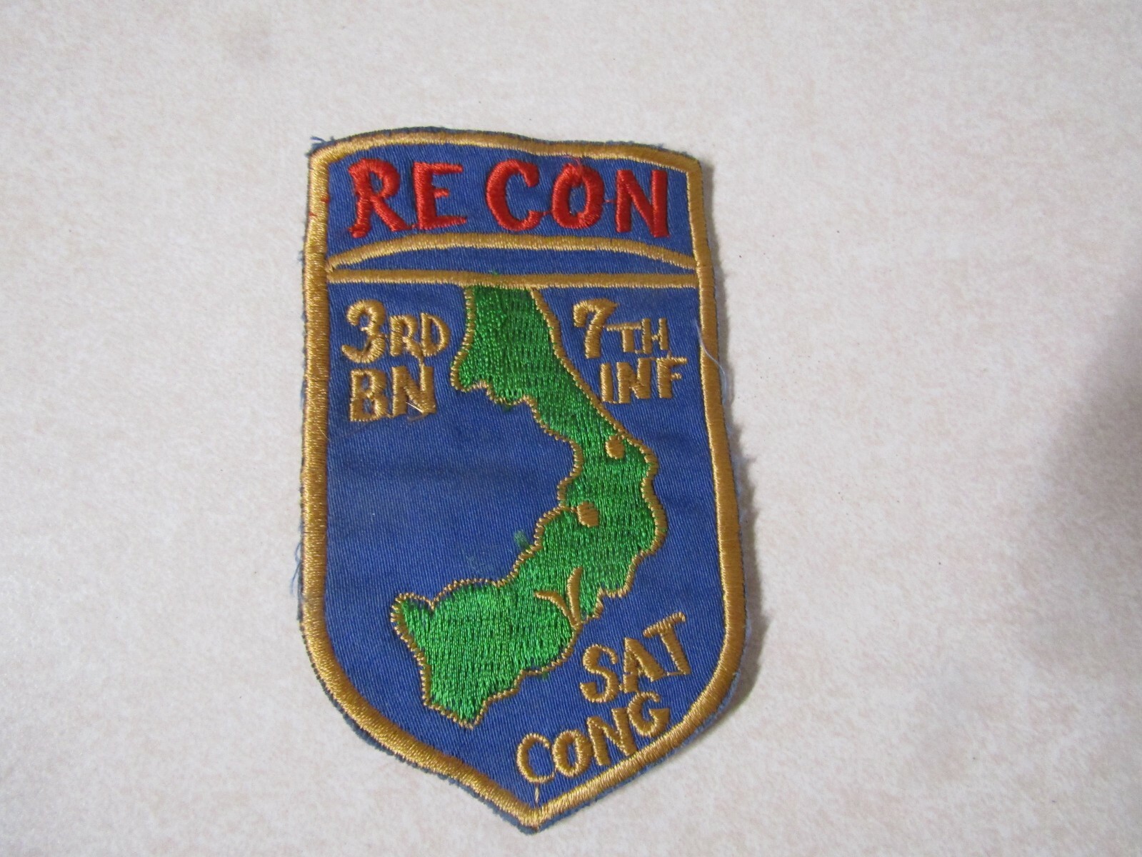 MILITARY PATCH OLD VIETNAM ERA RECON 3RD BN 7TH INFANTRY SAT CONG