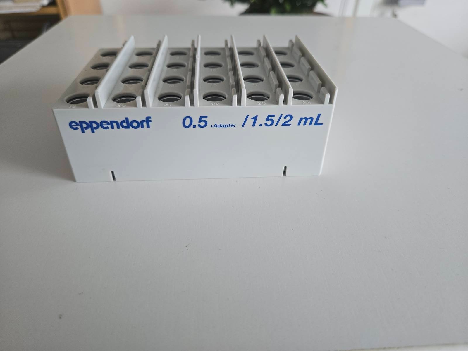 Eppendorf epMotion Thermorack 24 × 0.5/1.5/2 mL – Aluminum Core, Excellent